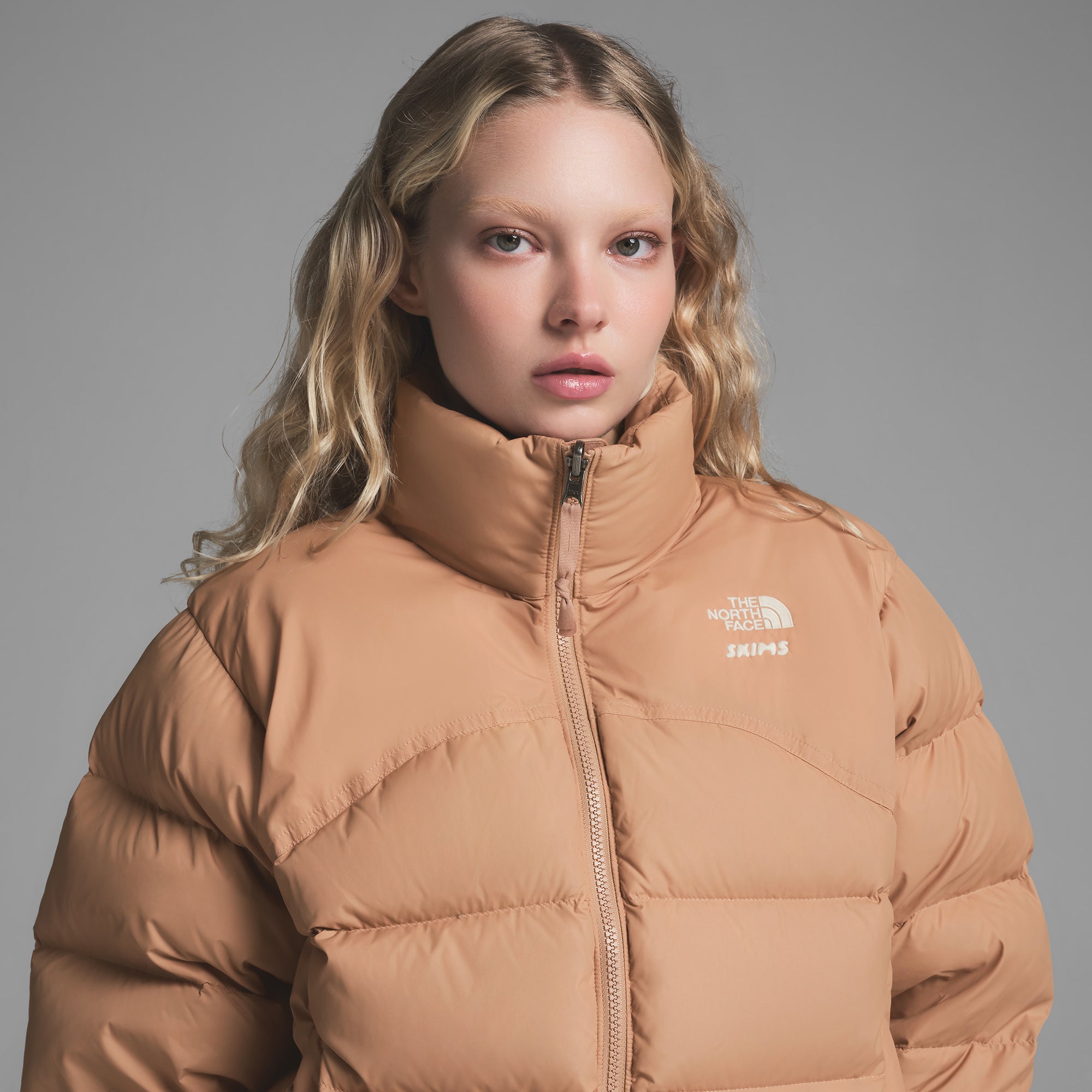 THE NORTH FACE X SKIMS 2000 RETRO NUPTSE JACKET | OCHRE