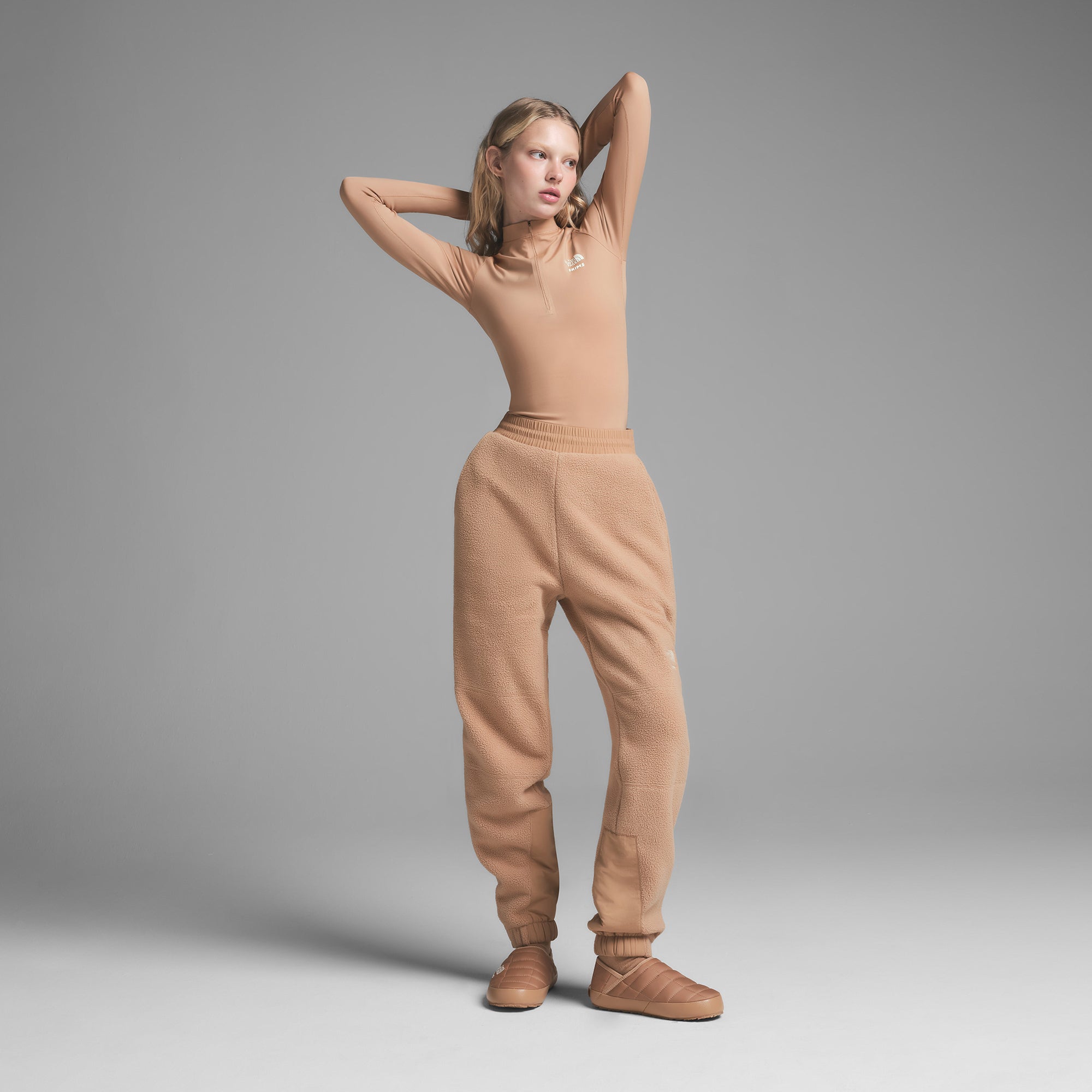 THE NORTH FACE X SKIMS 1995 RETRO DENALI FLEECE PANT | OCHRE - Image 4