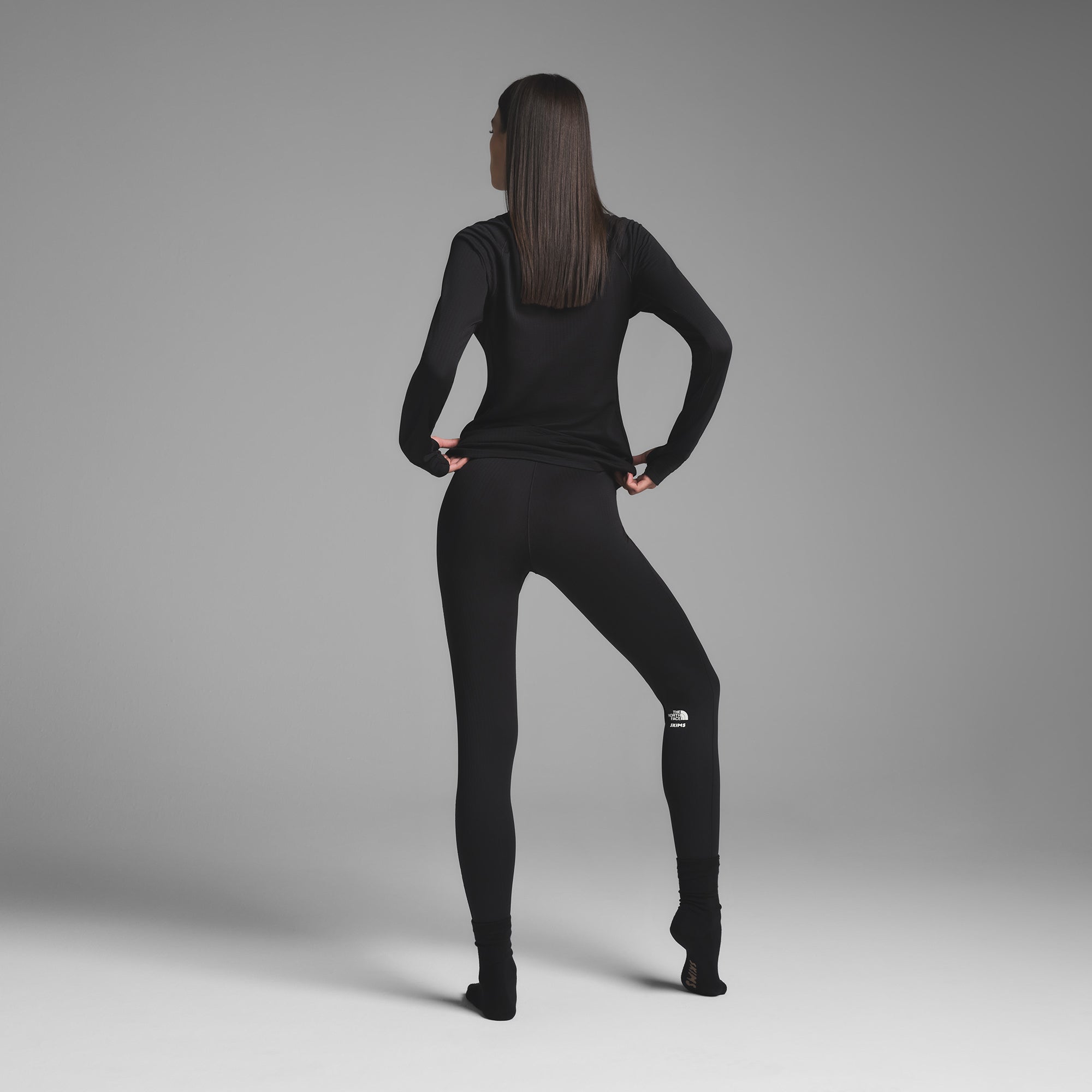 THE NORTH FACE X SKIMS DOTKNIT LEGGING | ONYX - Image 3