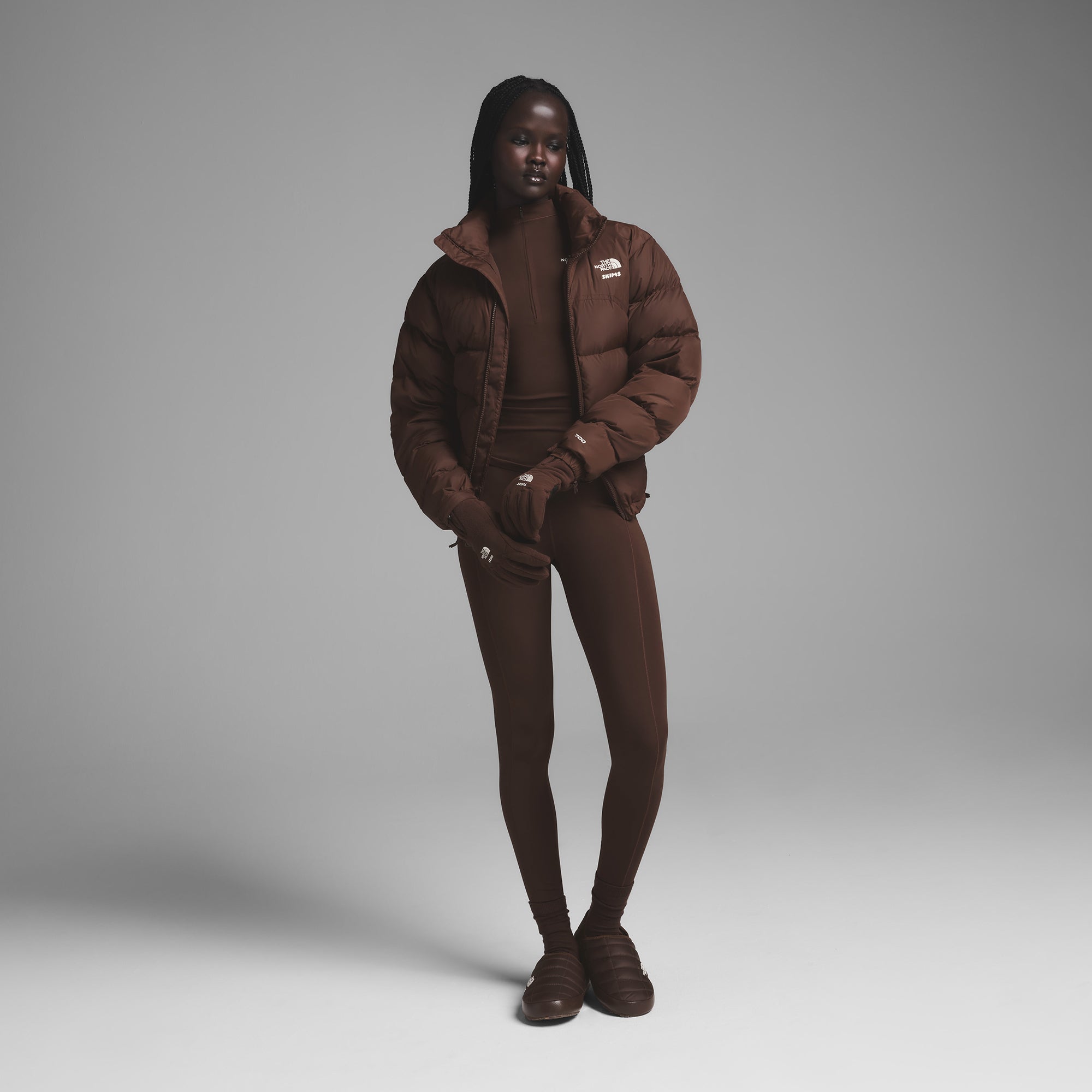 THE NORTH FACE X SKIMS RETRO DENALI FLEECE GLOVES | COCOA - Image 2