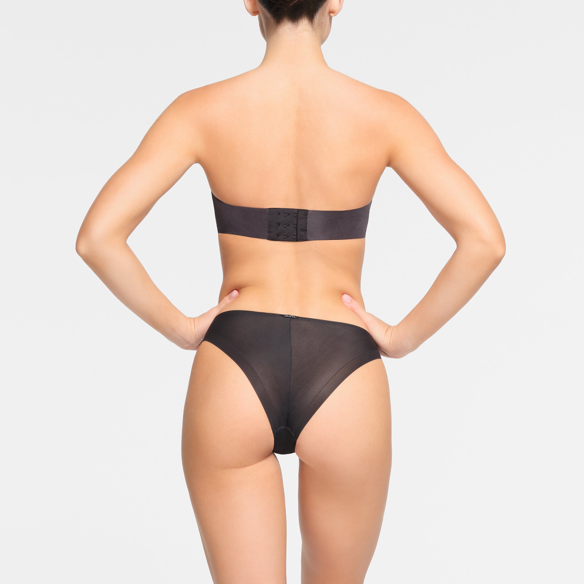 WEIGHTLESS STRAPLESS BRA | ONYX - Image 3