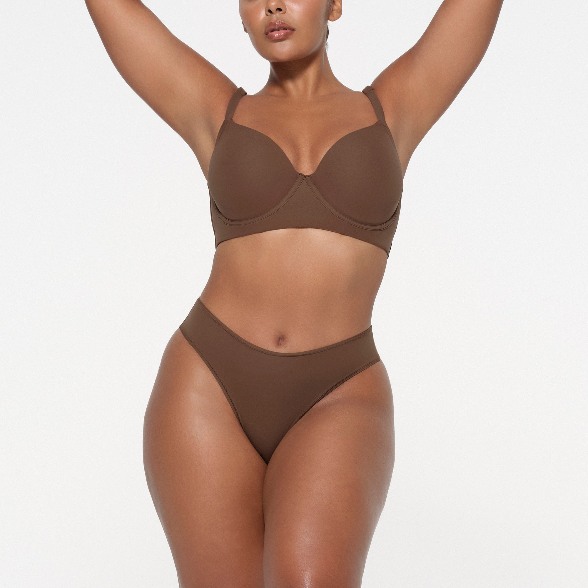 FITS EVERYBODY BACK SMOOTHING FULL COVERAGE BRA | JASPER