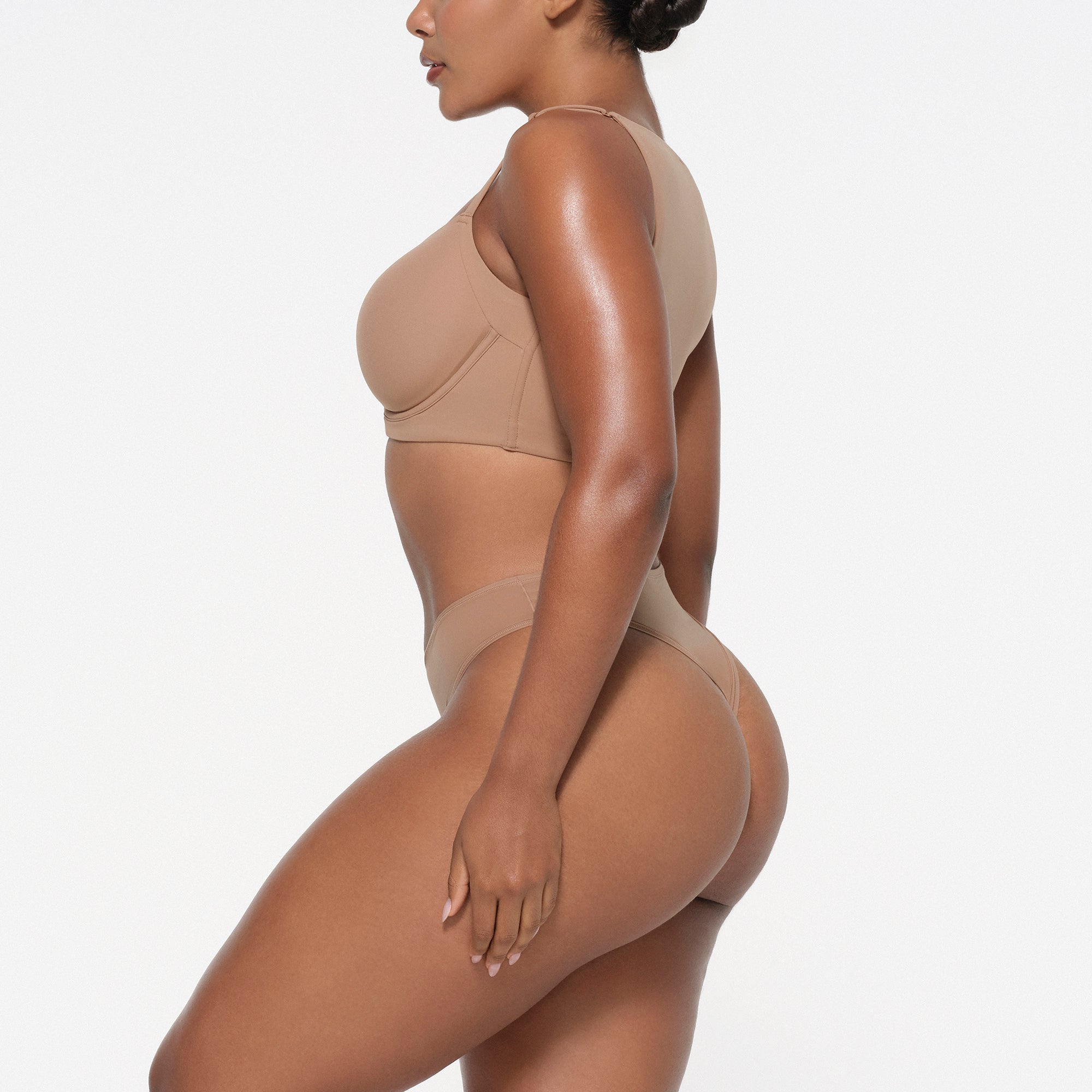 FITS EVERYBODY BACK SMOOTHING FULL COVERAGE BRA | SIENNA - Image 2