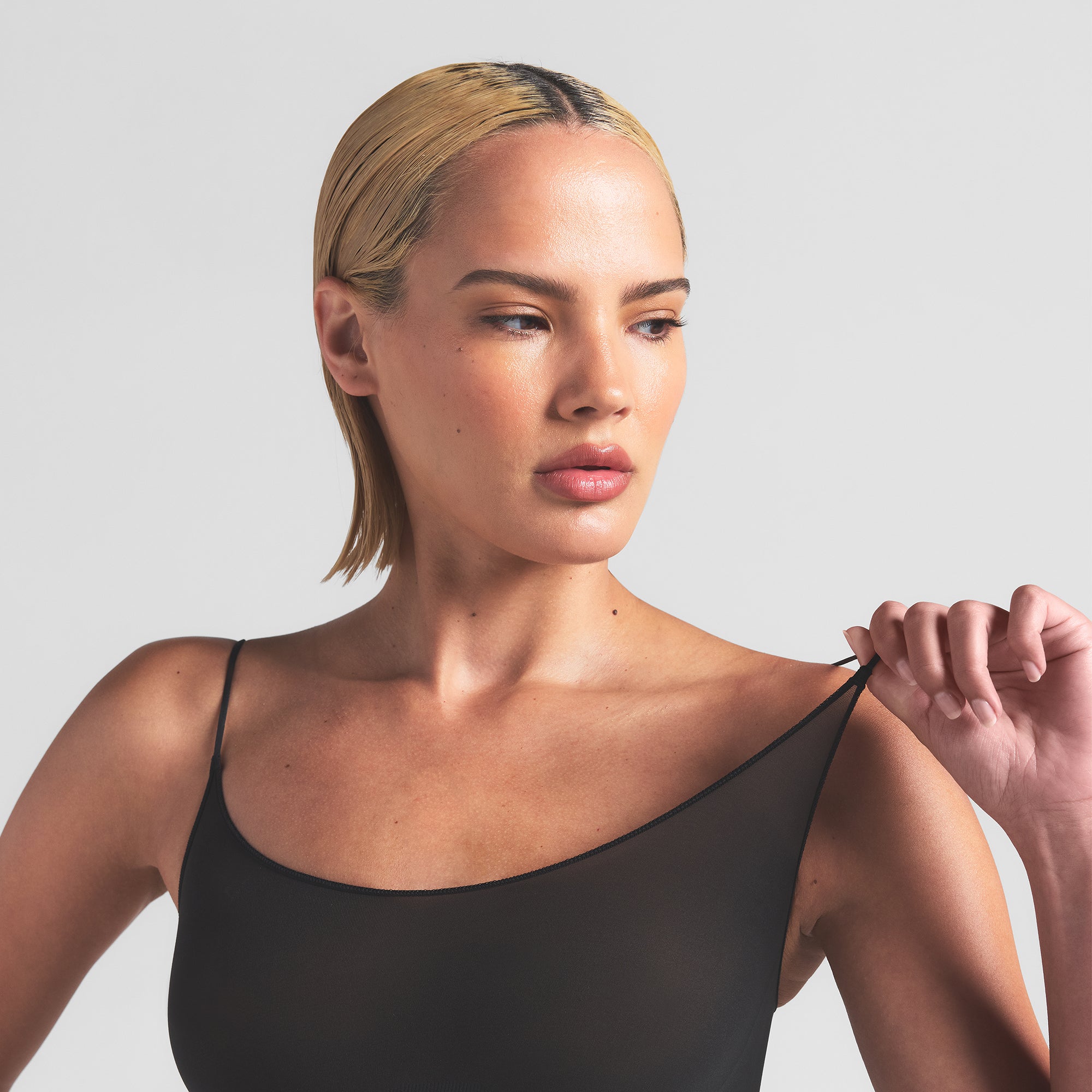 SHEER SEAMLESS CATSUIT | ONYX - Image 3