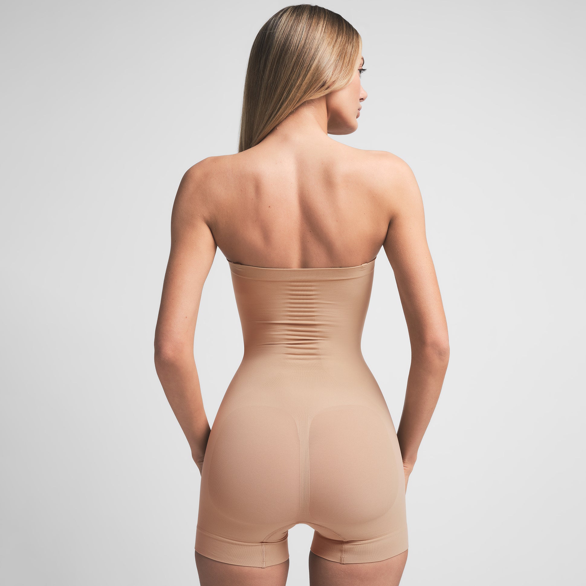 SEAMLESS SCULPT STRAPLESS SHORTIE BODYSUIT | CLAY - Image 3