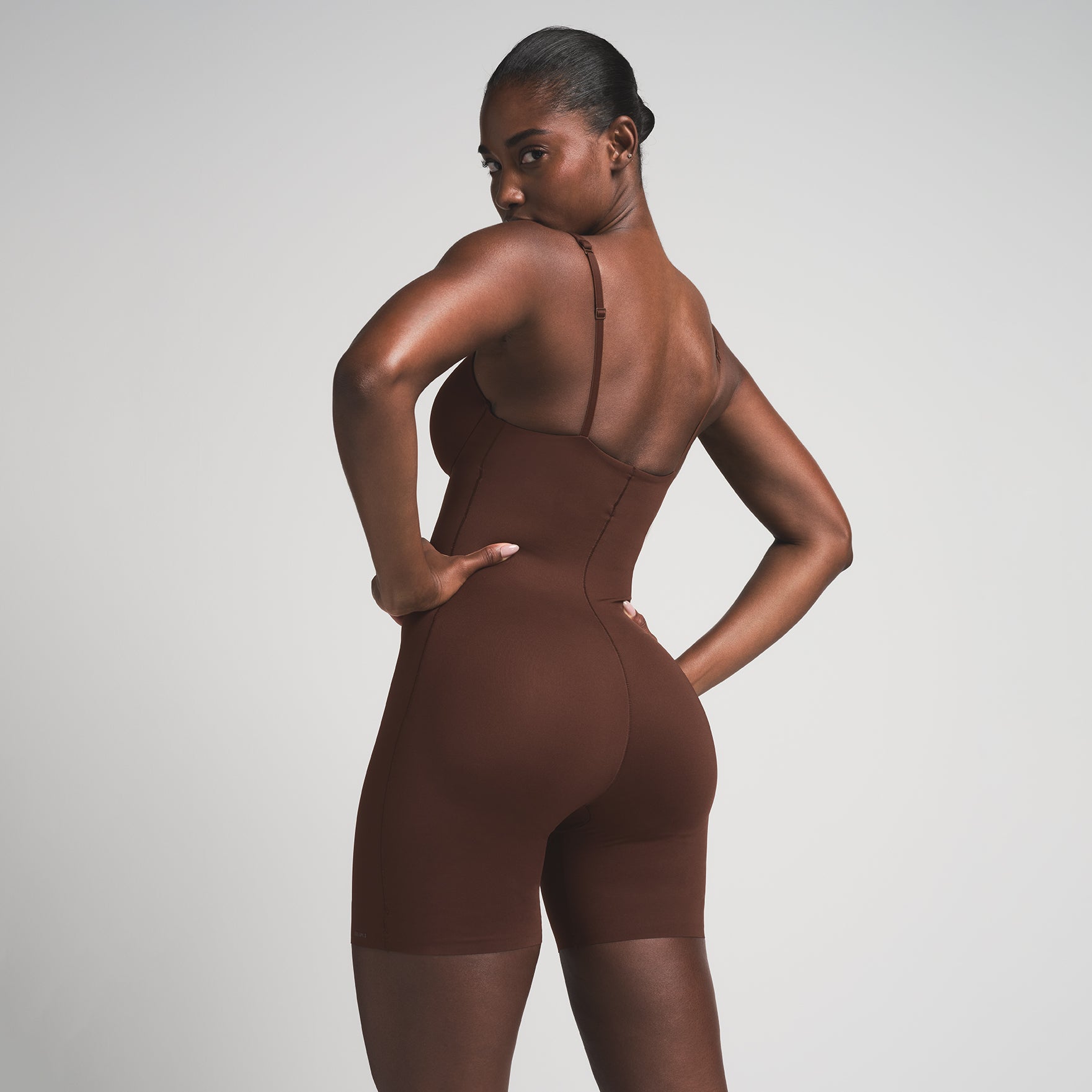 SKIMS ULTIMATE BODY PUSH-UP BUTT ENHANCING PADDED MID THIGH BODYSUIT | COCOA - Image 7