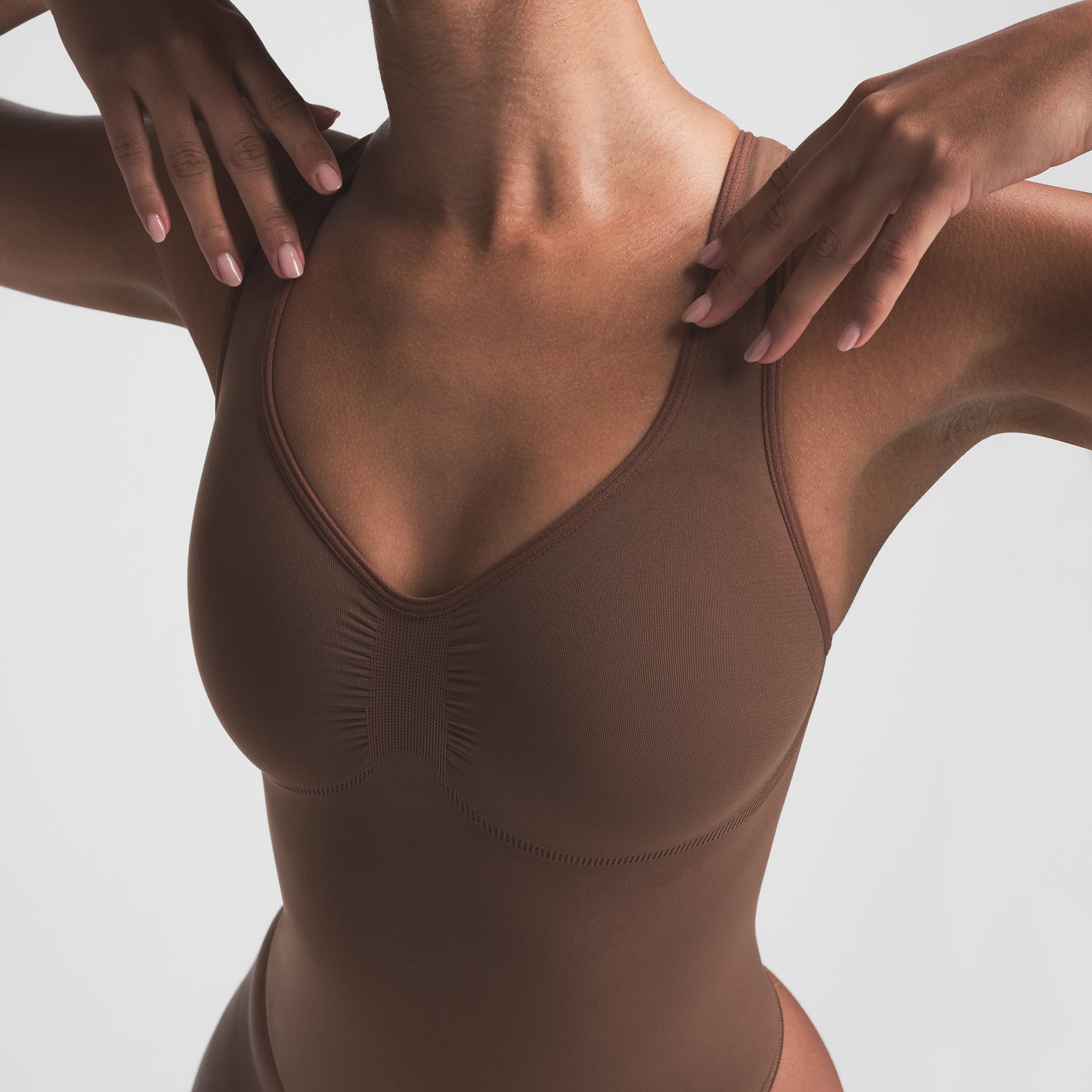 SEAMLESS SCULPT SCOOP NECK THONG BODYSUIT | JASPER - Image 3