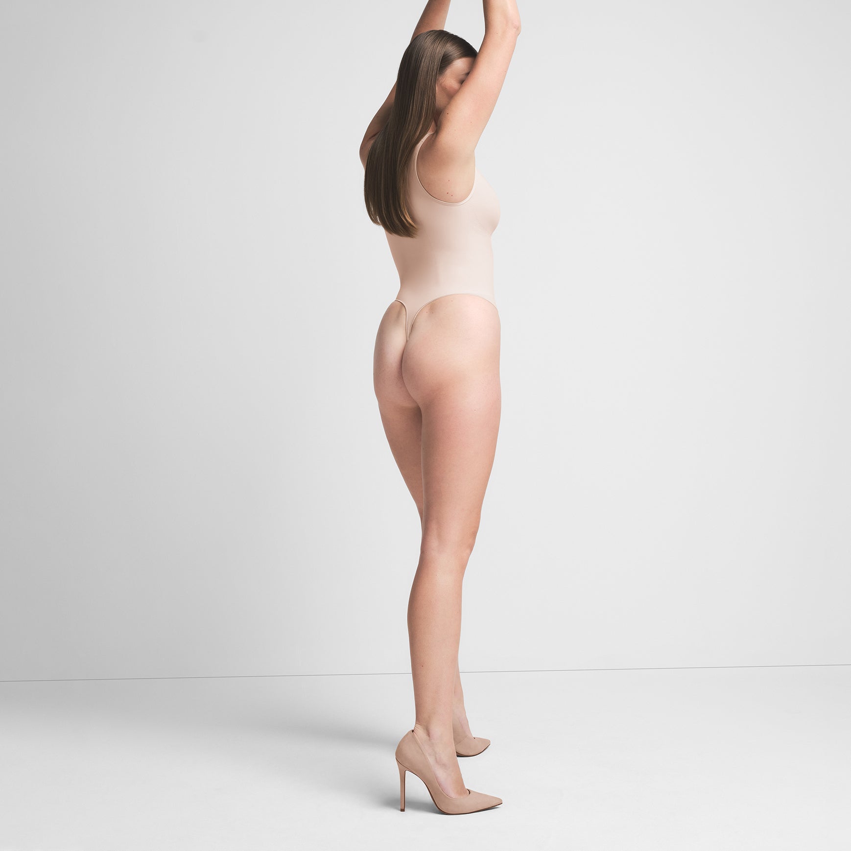 SEAMLESS SCULPT SCOOP NECK THONG BODYSUIT | MICA - Image 4