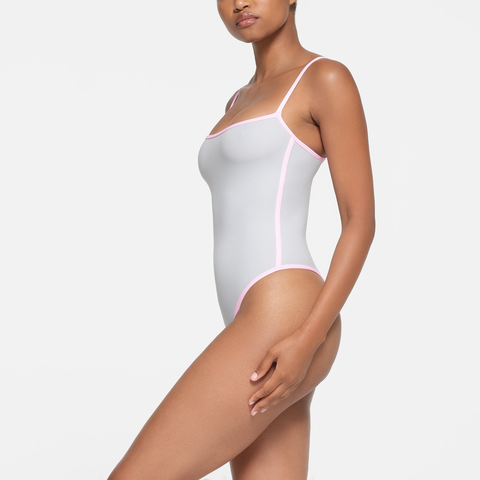 FITS EVERYBODY CONTRAST TRIM SCOOP NECK BODYSUIT | PLATINUM - Image 2
