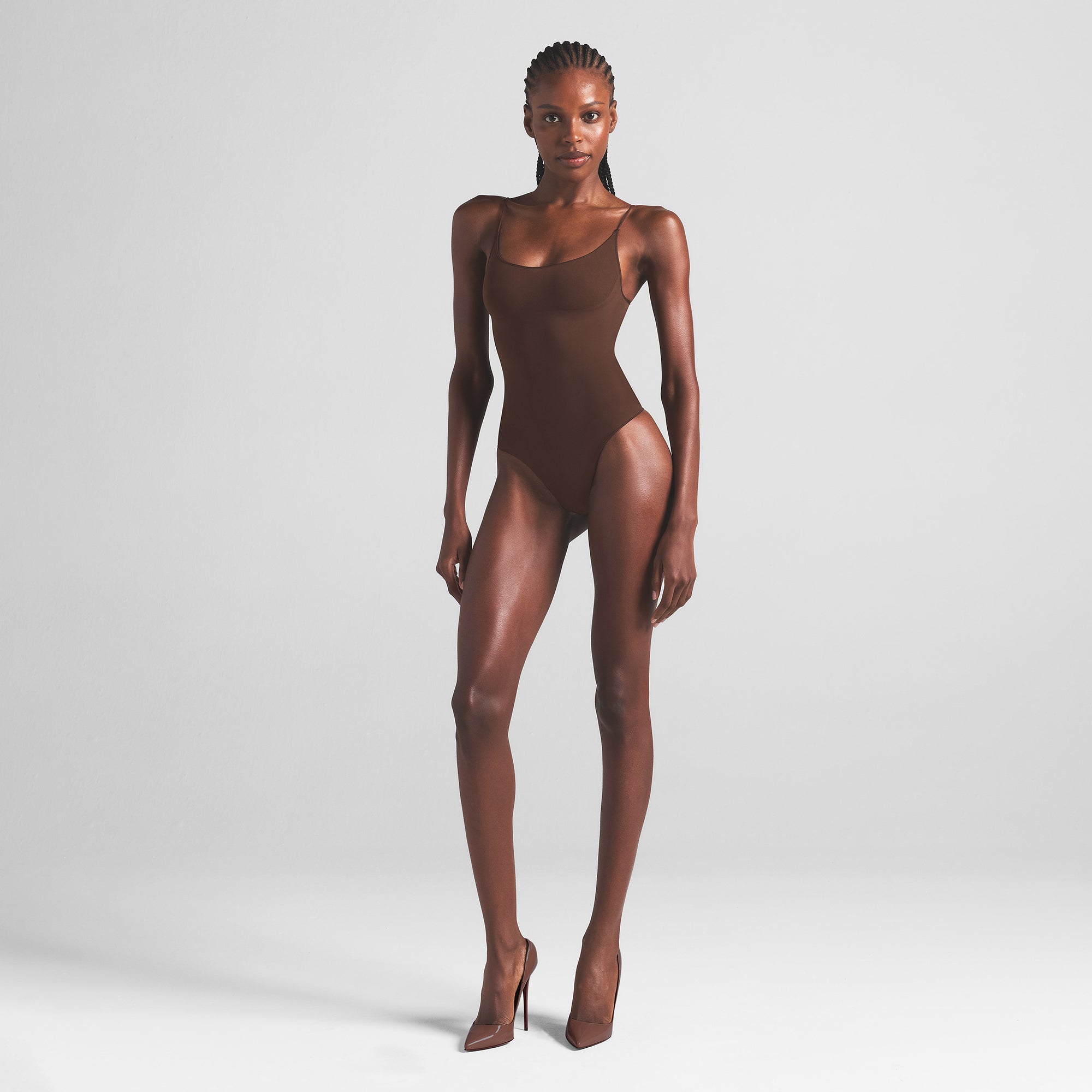 SHEER SEAMLESS THONG BODYSUIT | COCOA - Image 2