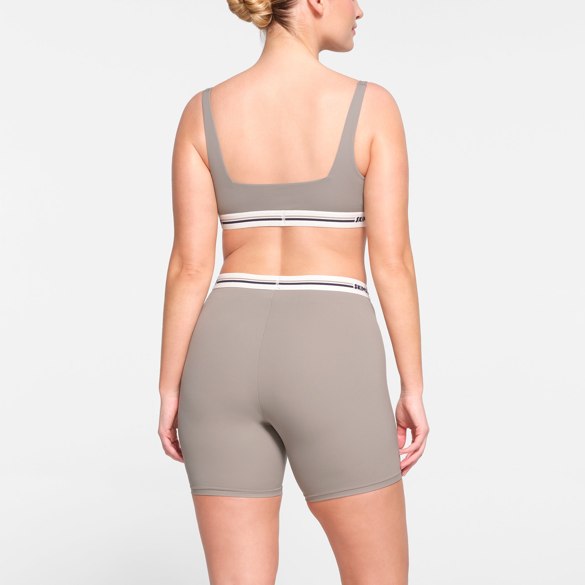 FITS EVERYBODY LOGO BIKE SHORT | SMOKE - Image 3