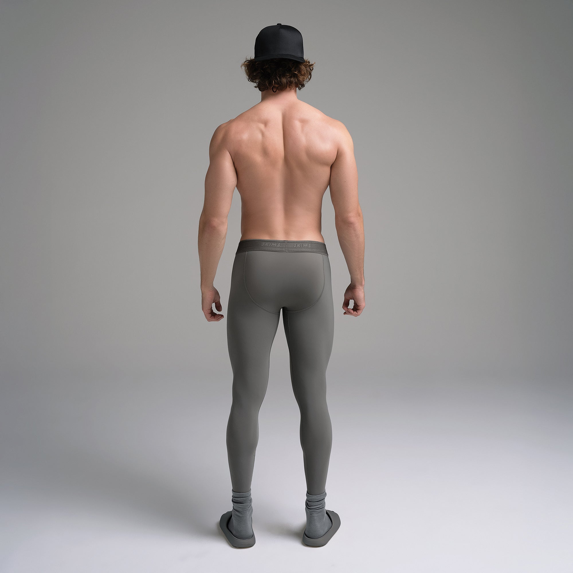 SKIMS SPORT MENS LEGGING | GUNMETAL - Image 4
