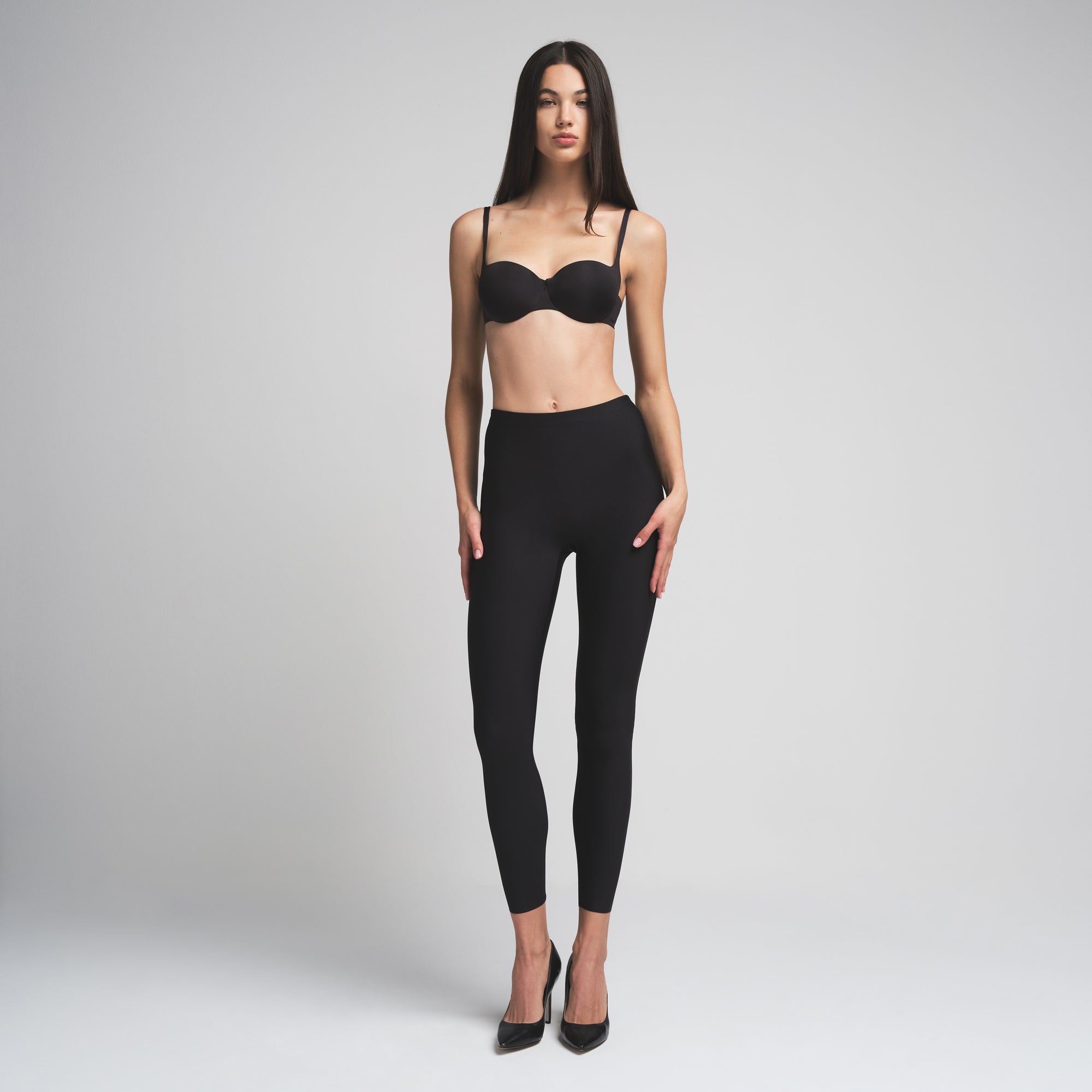 SKIMS BODY BUTT ENHANCING PADDED LEGGING | ONYX - Image 5