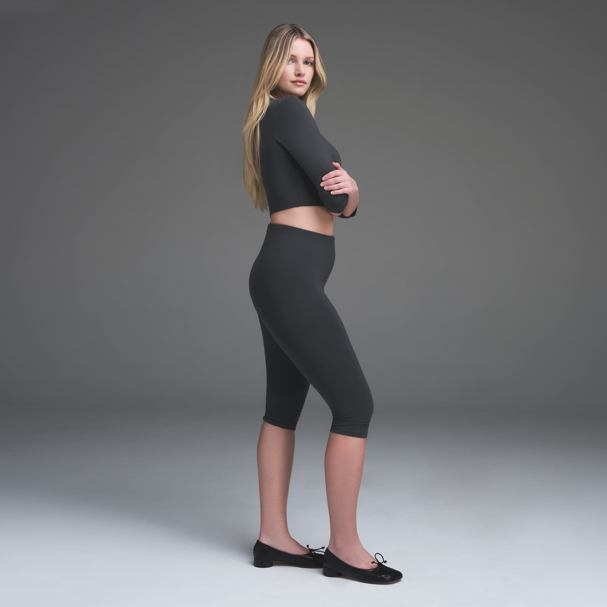 SMOOTH LAYERS CAPRI | GRAPHITE - Image 2