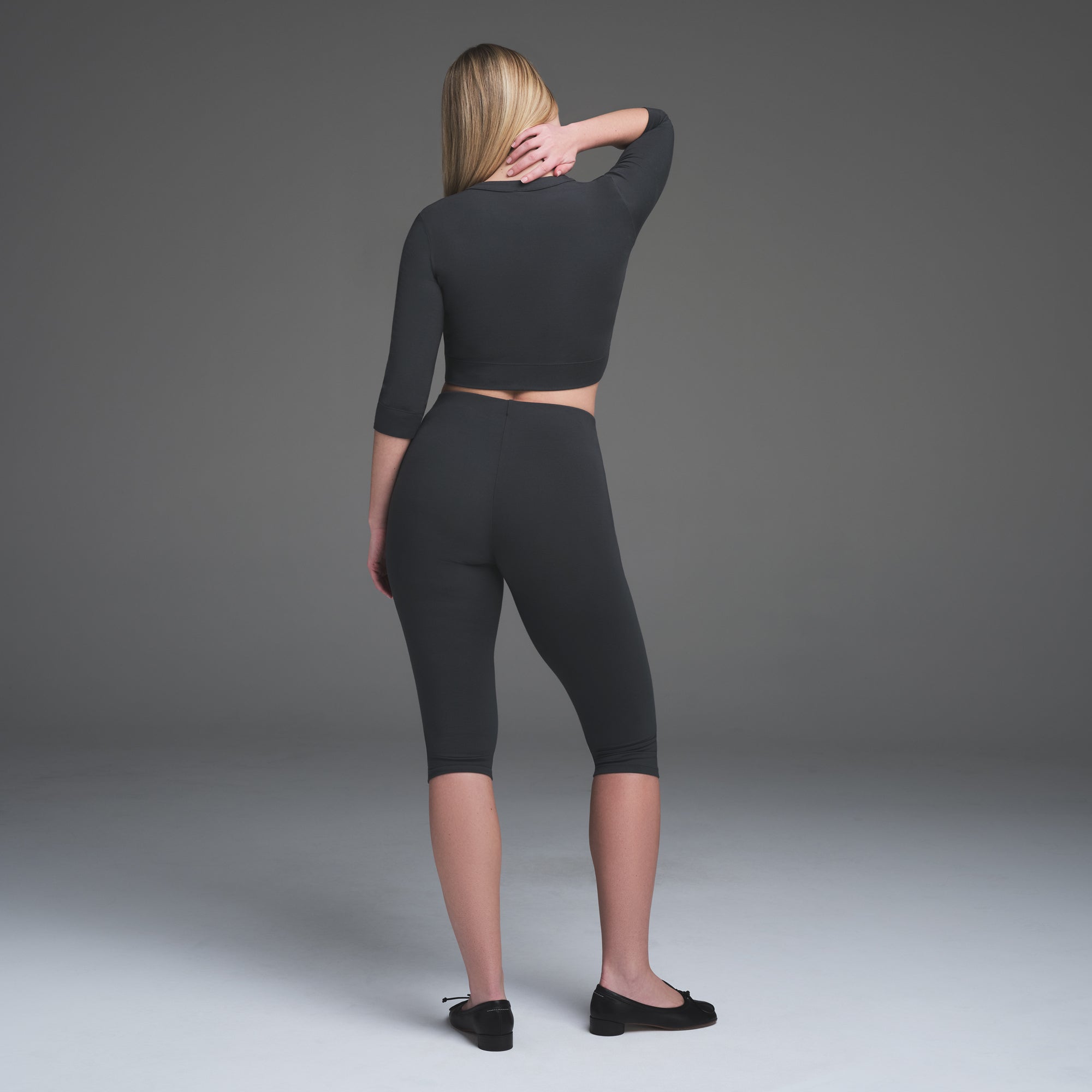 SMOOTH LAYERS CAPRI | GRAPHITE - Image 3