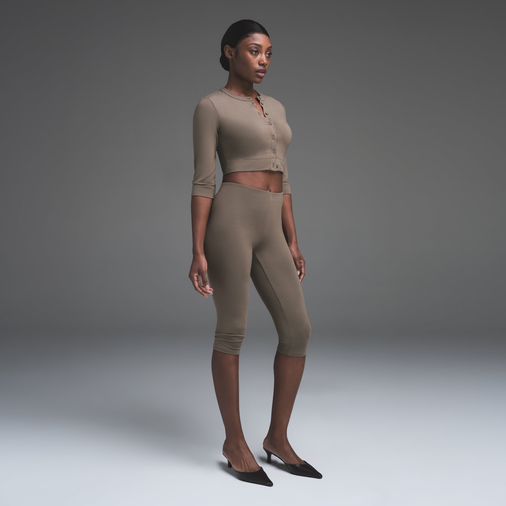 SMOOTH LAYERS CAPRI | TRUFFLE - Image 2