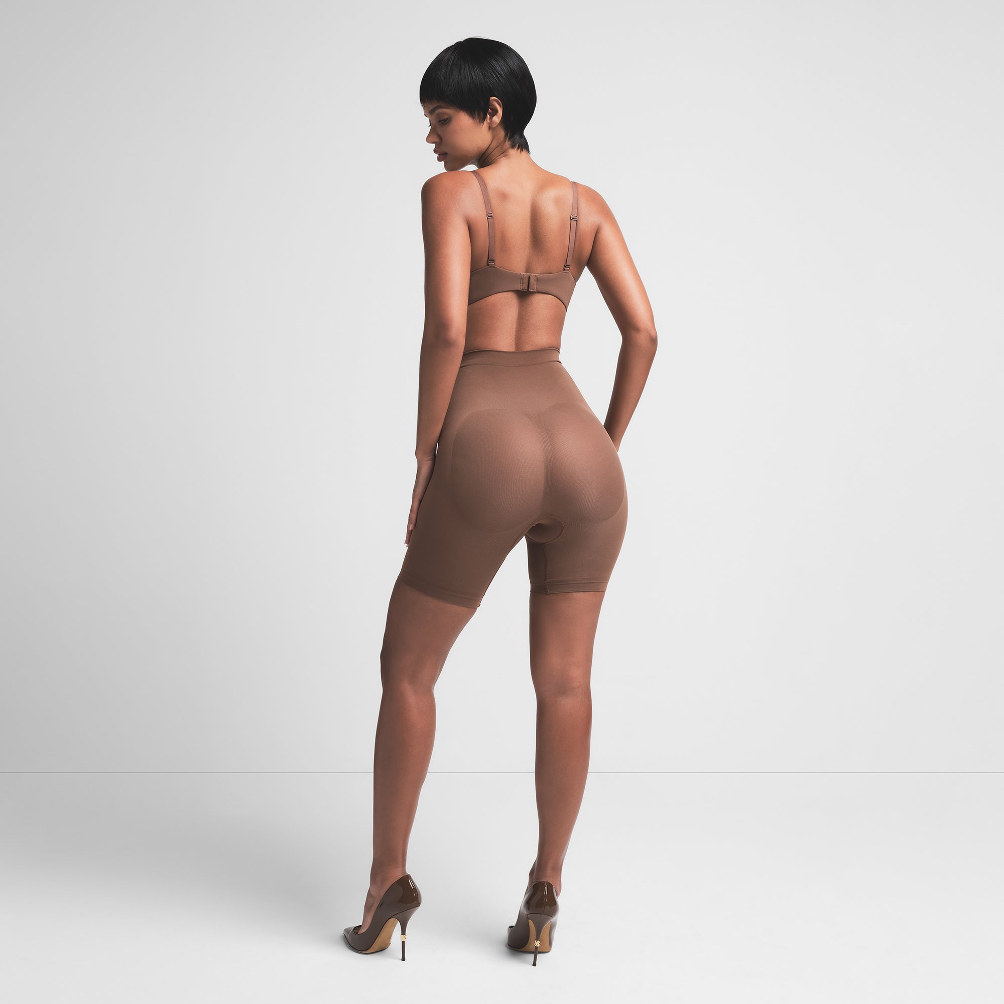 SEAMLESS SCULPT MID THIGH SHORT | JASPER - Image 4
