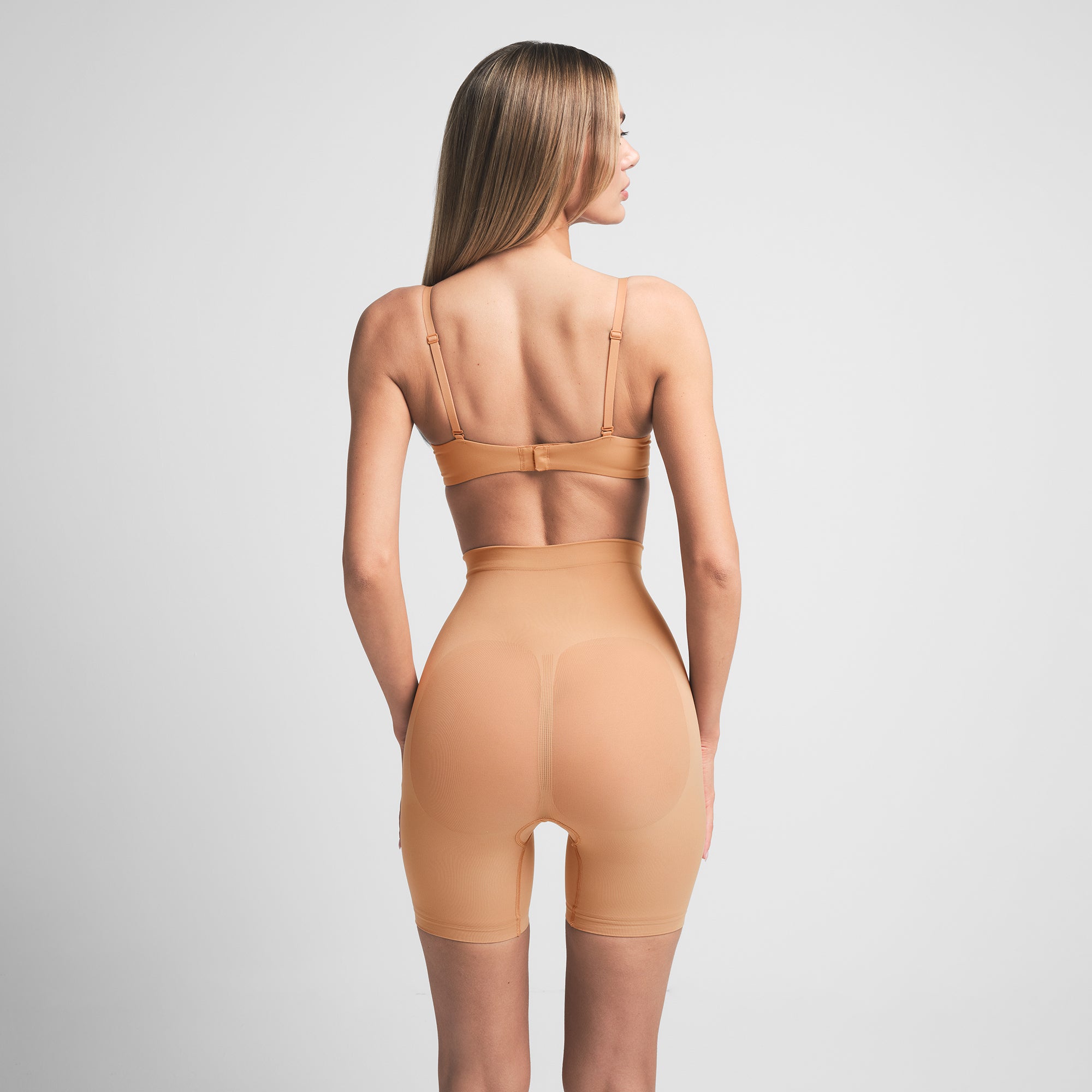 SEAMLESS SCULPT MID THIGH SHORT | OCHRE - Image 4