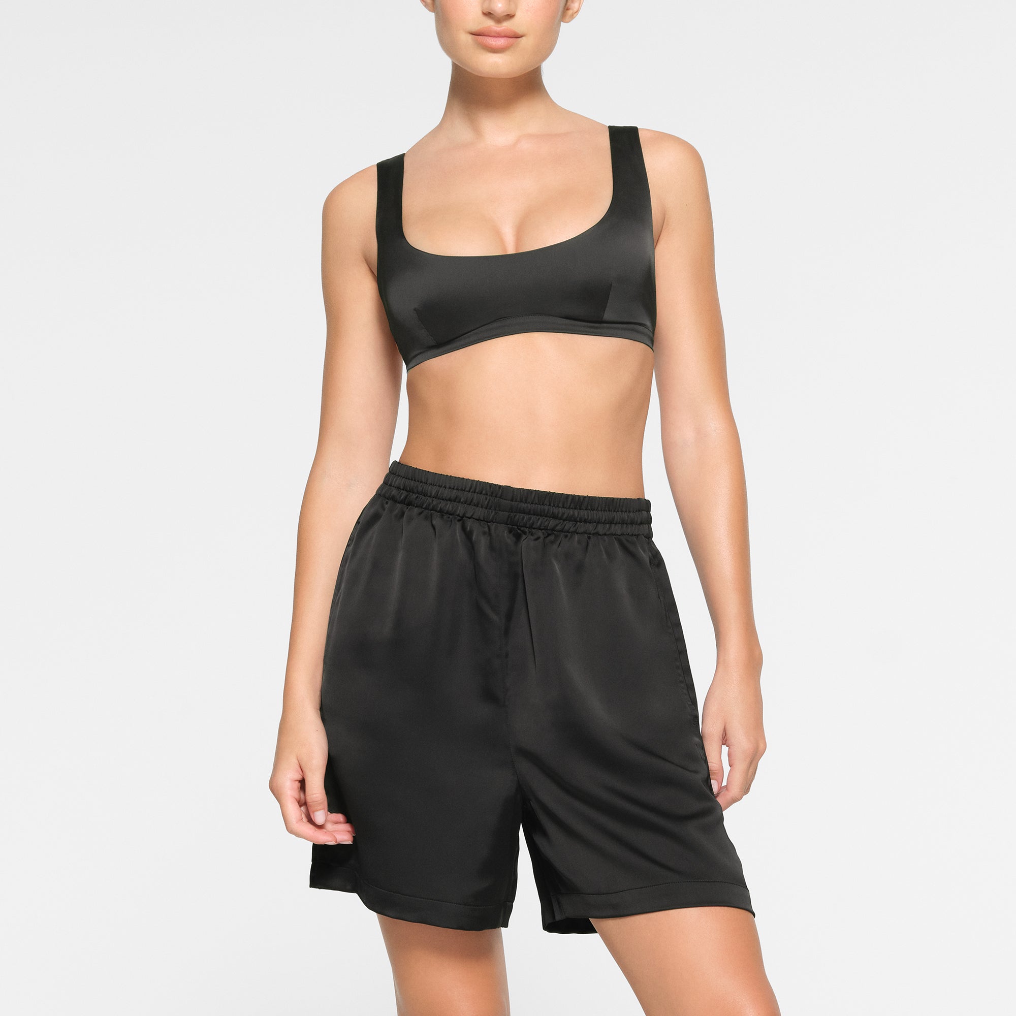 SKIMS SPORTY SATIN LOOSE SHORT | ONYX