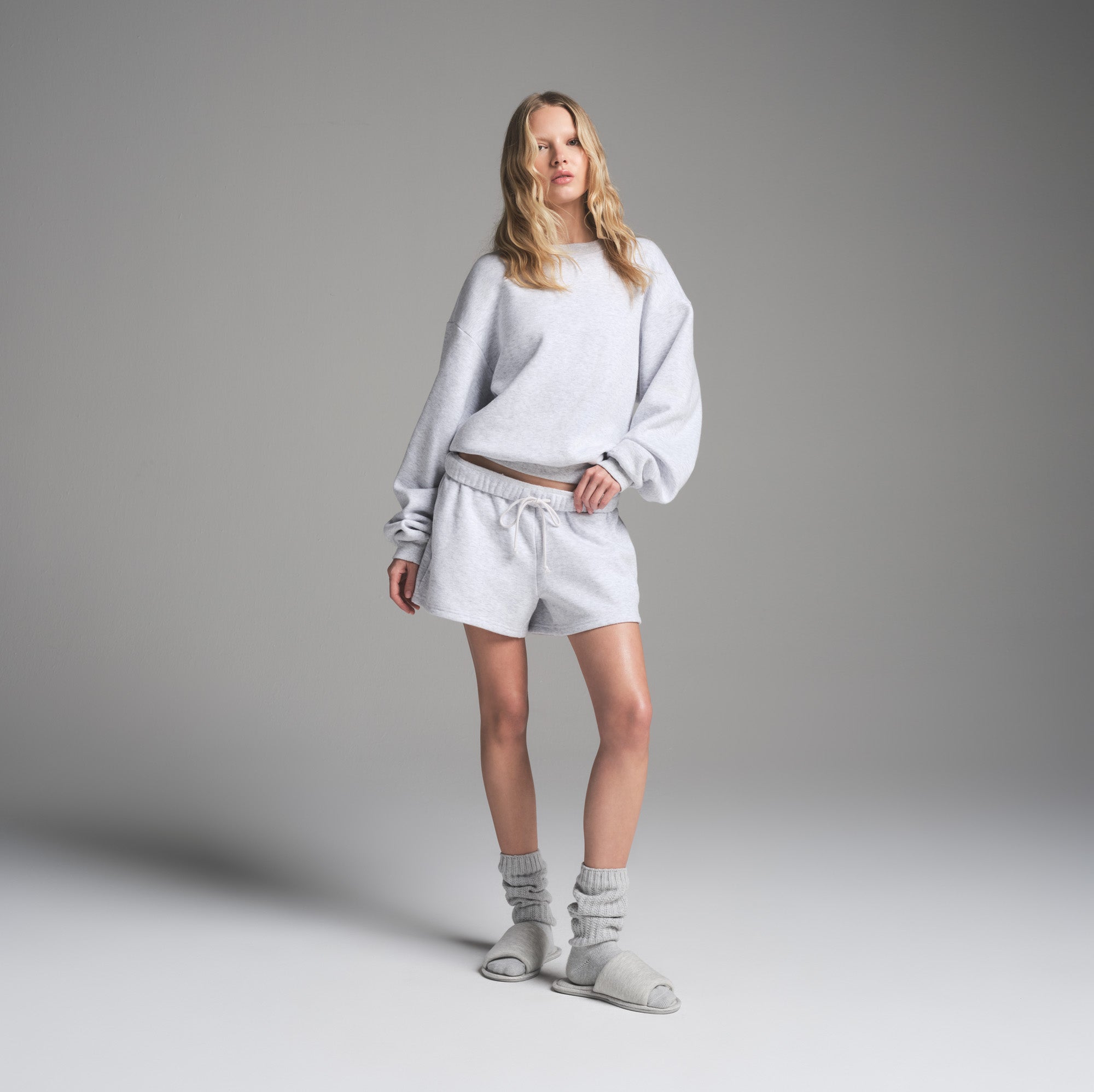 COTTON FLEECE CLASSIC SHORT | LIGHT HEATHER GREY - Image 2