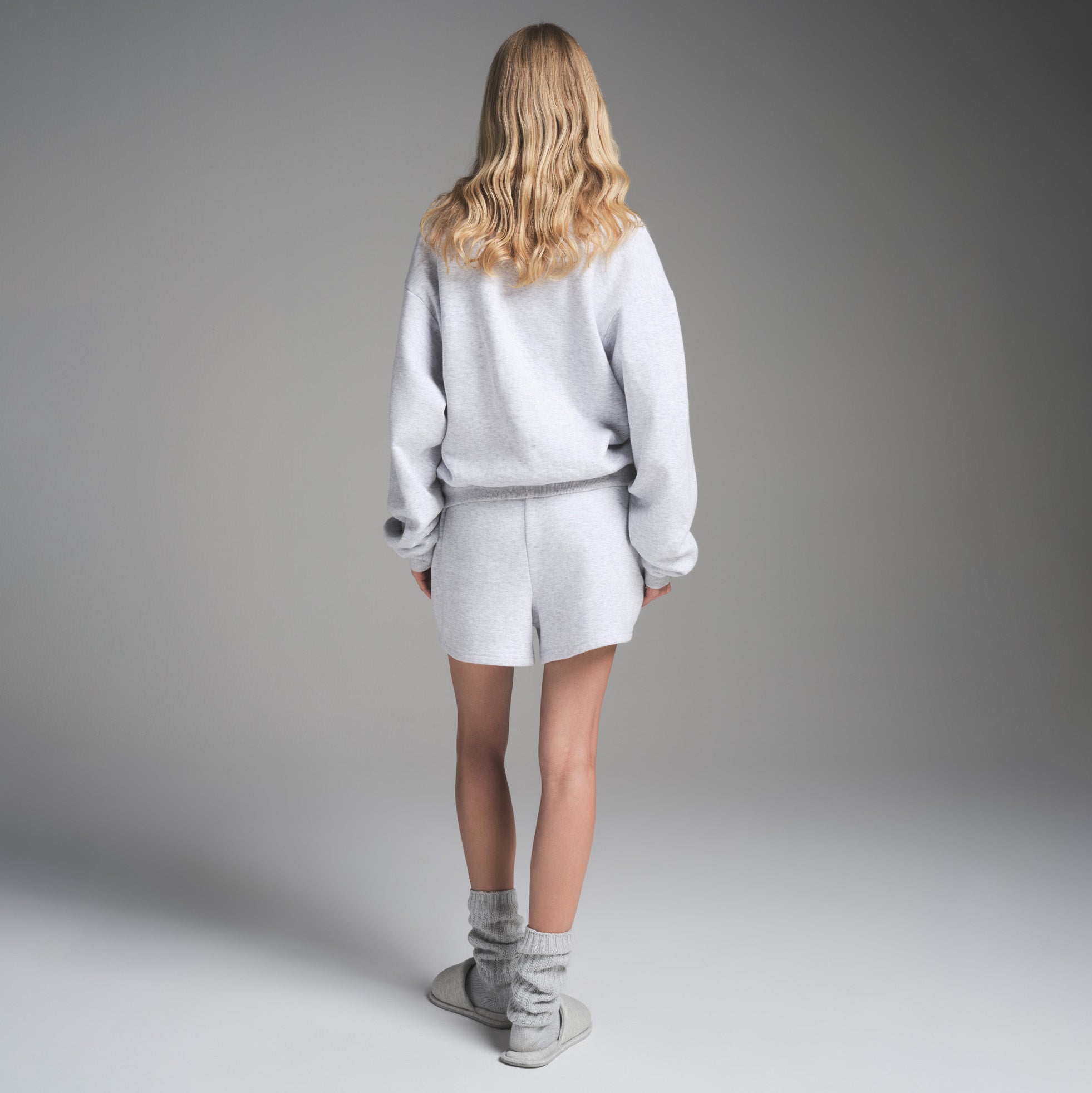 COTTON FLEECE CLASSIC SHORT | LIGHT HEATHER GREY - Image 4