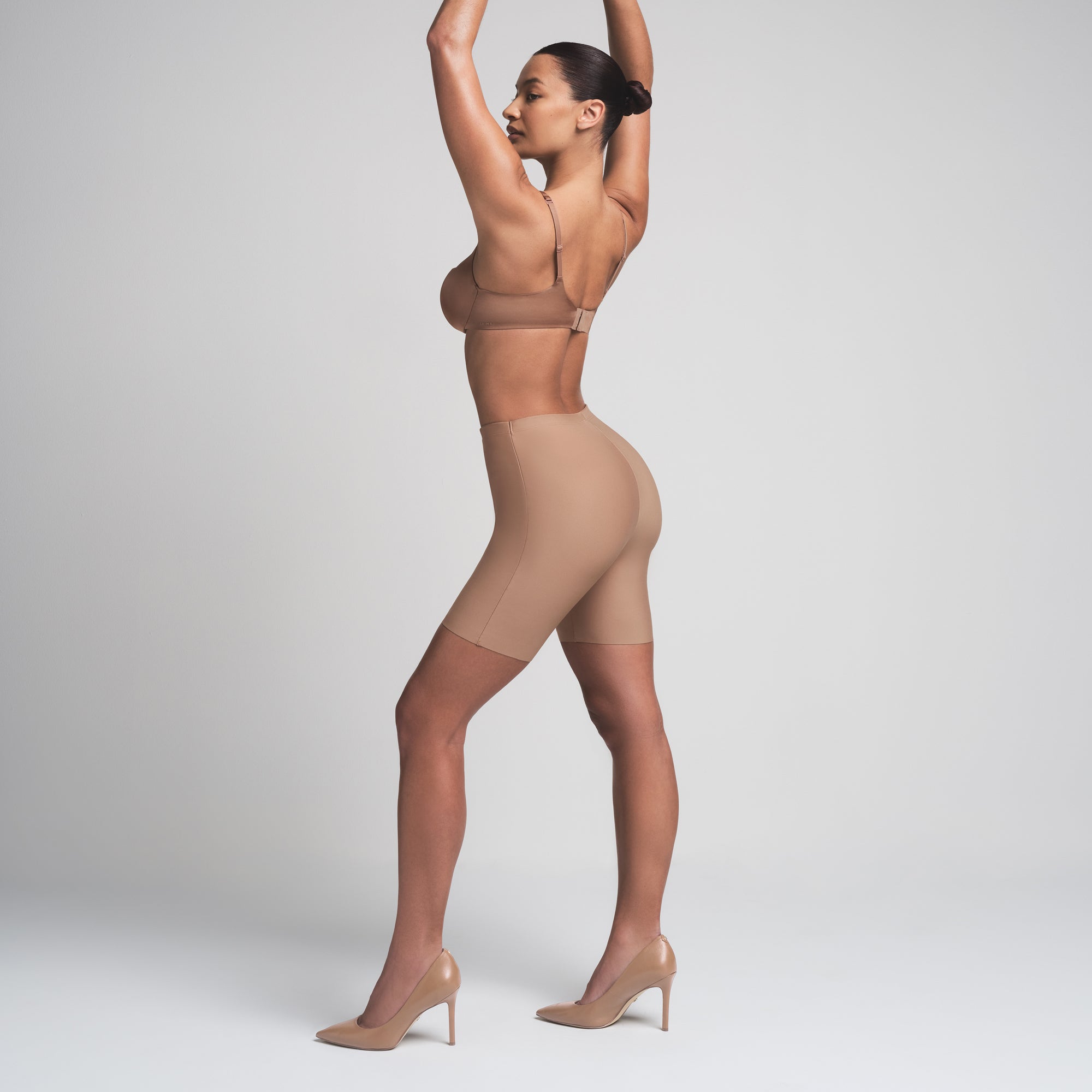 SKIMS BODY BUTT ENHANCING PADDED SHORT | SIENNA - Image 4