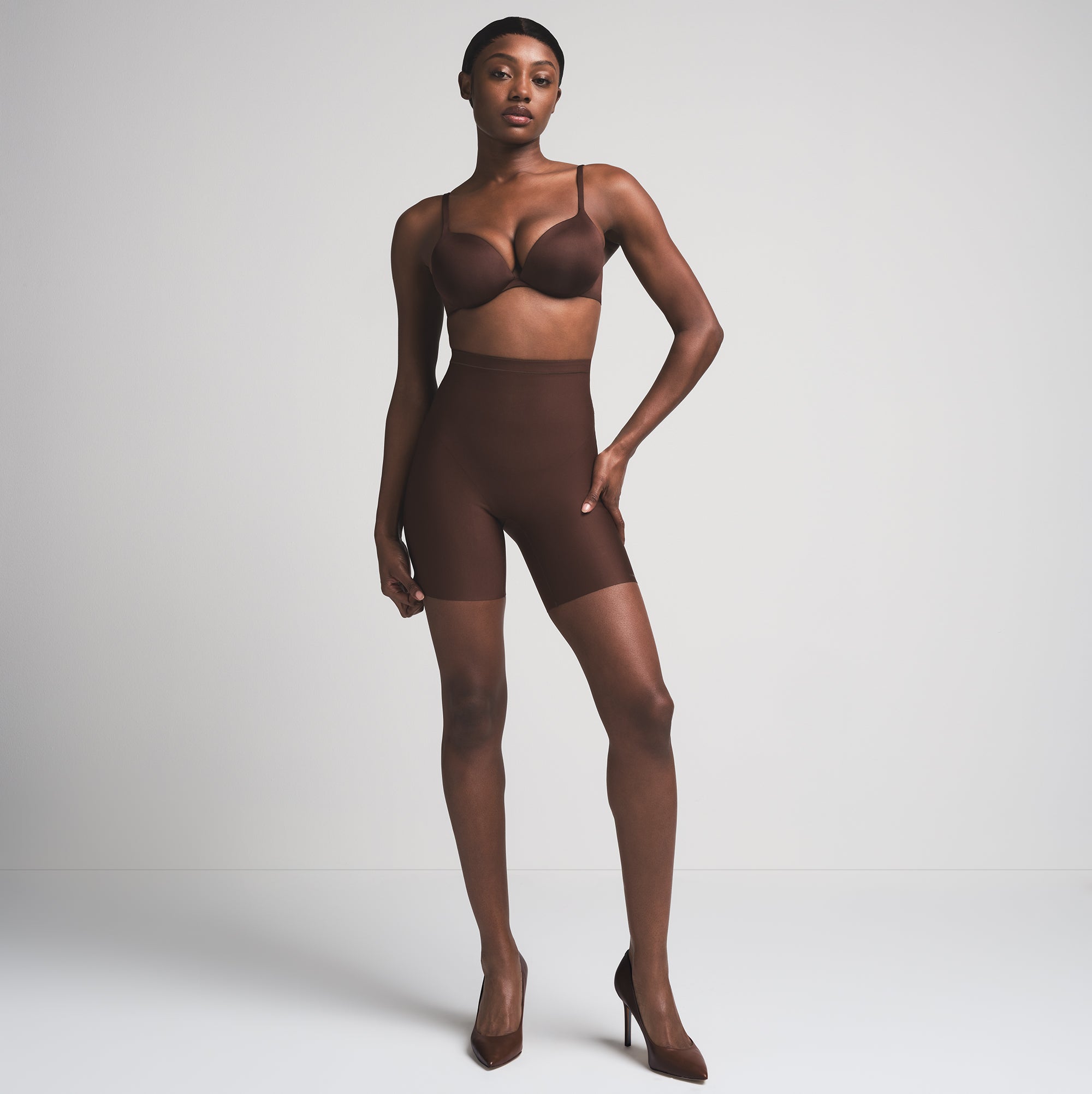 SKIMS BODY CORE SCULPT MID RISE SHORT | COCOA - Image 7