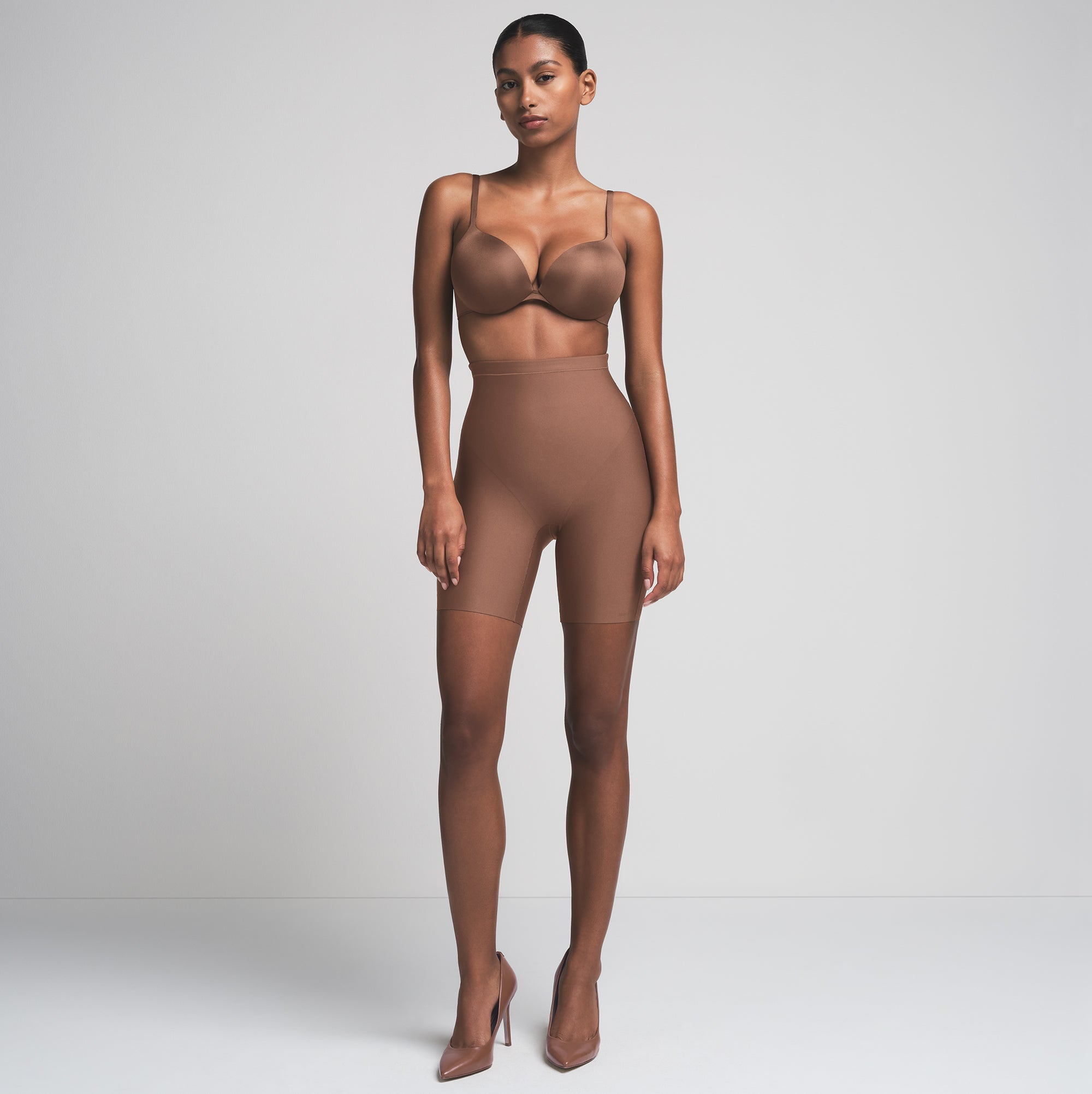 SKIMS BODY CORE SCULPT MID RISE SHORT | JASPER - Image 4