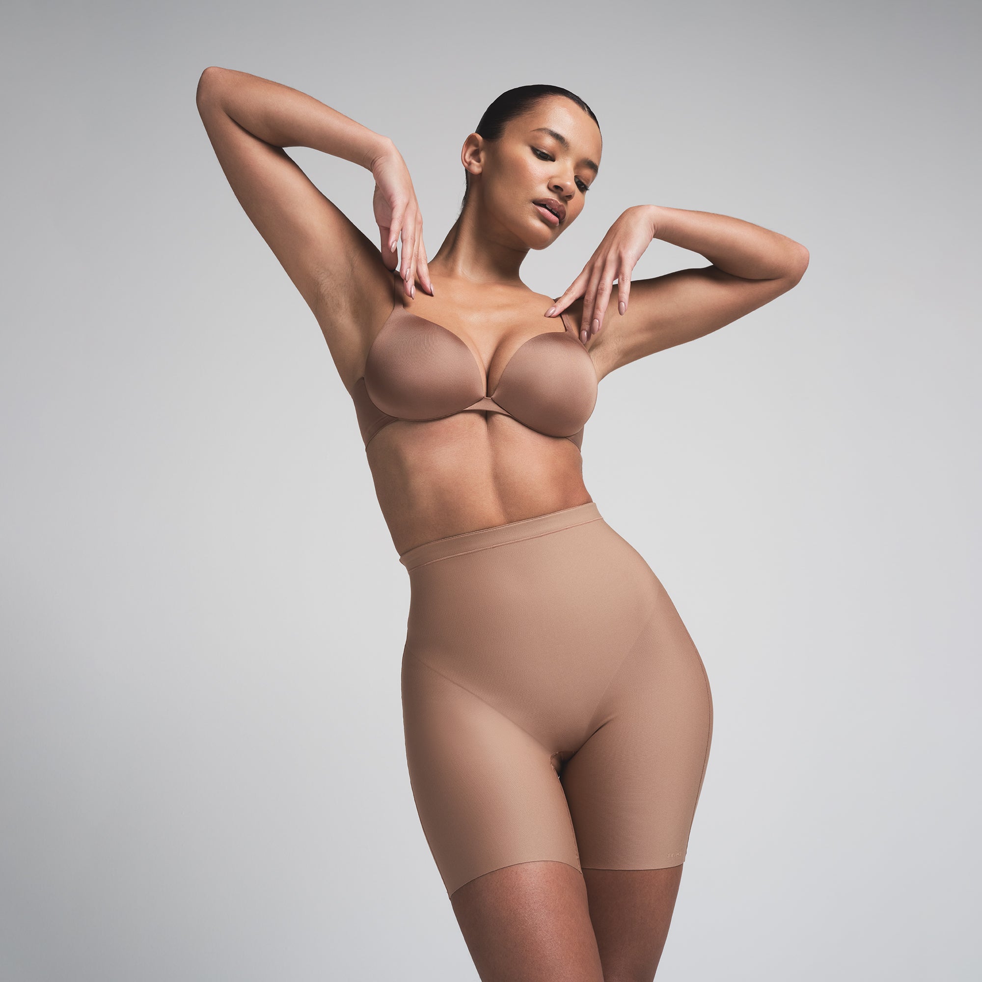 SKIMS BODY CORE SCULPT MID RISE SHORT | SIENNA - Image 3