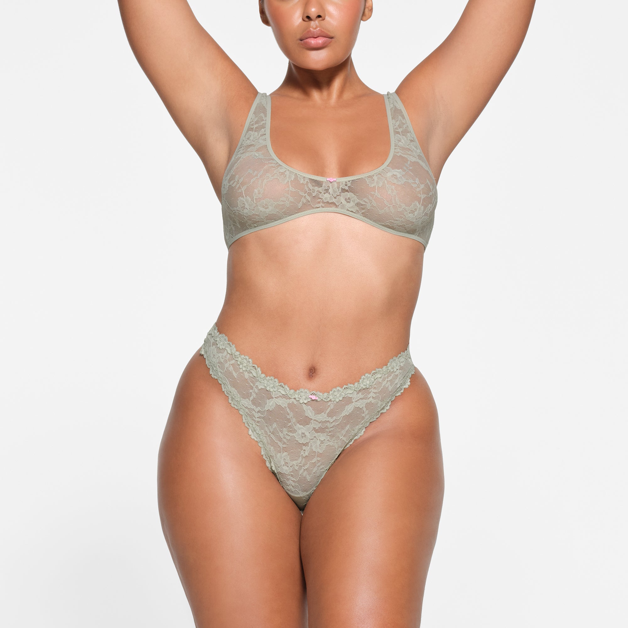 STRETCH LACE PLUNGE BRALETTE | TALC