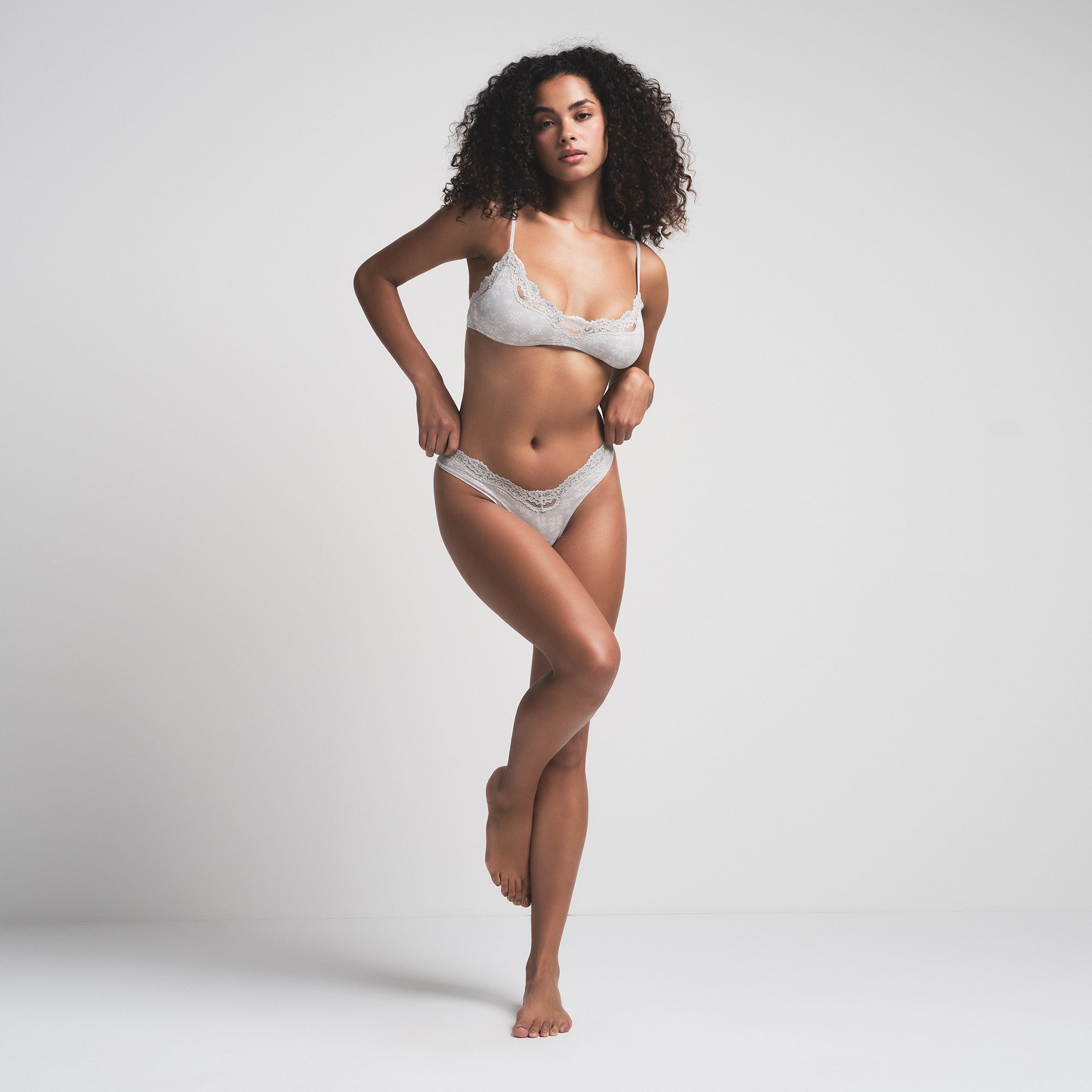 FITS EVERYBODY LACE SCOOP BRALETTE 2-PACK | PLATINUM SNOWFLAKE FAIR ISLE AND SPRUCE - Image 7