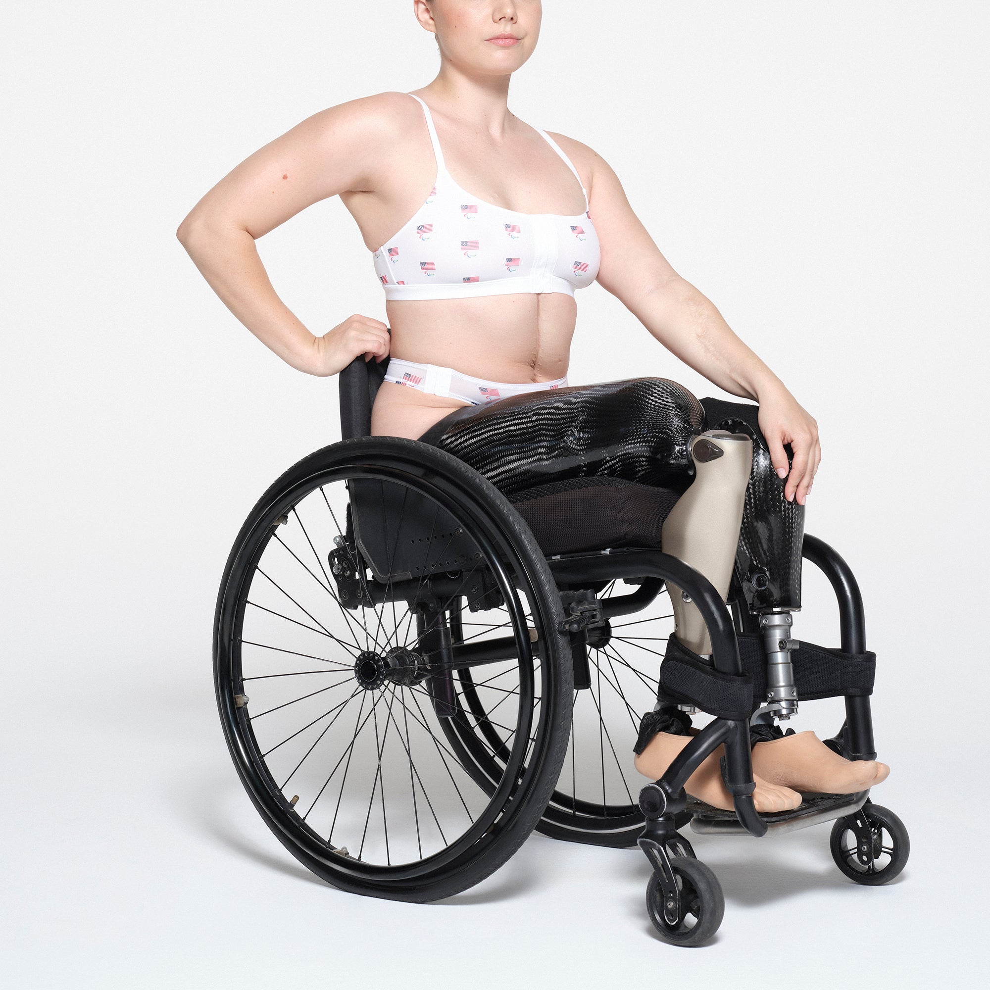 SKIMS FOR TEAM USA FITS EVERYBODY ADAPTIVE PARALYMPIC SCOOP BRALETTE | WHITE - Image 2