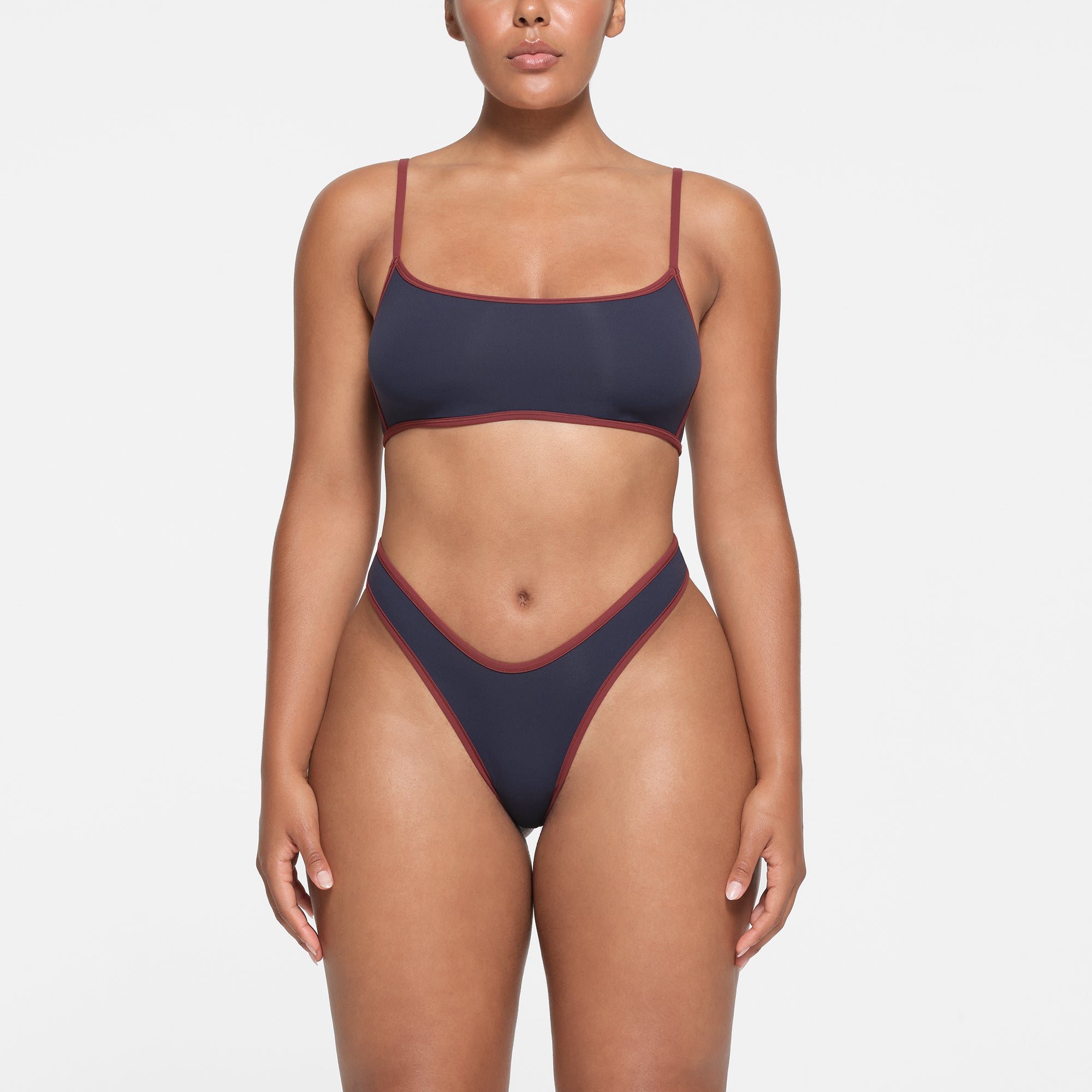 FITS EVERYBODY CONTRAST TRIM SCOOP BRALETTE | NAVY