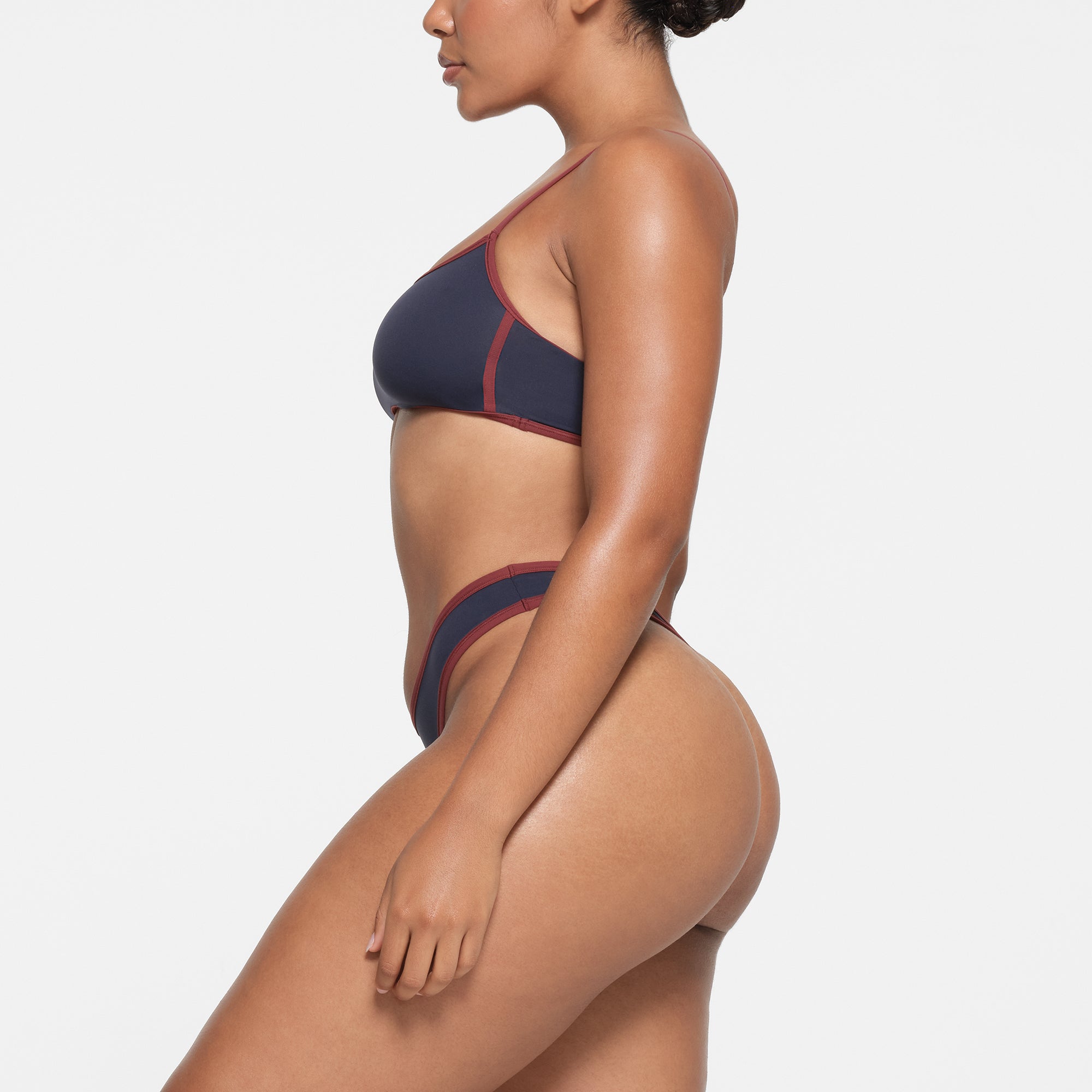 FITS EVERYBODY CONTRAST TRIM SCOOP BRALETTE | NAVY - Image 2