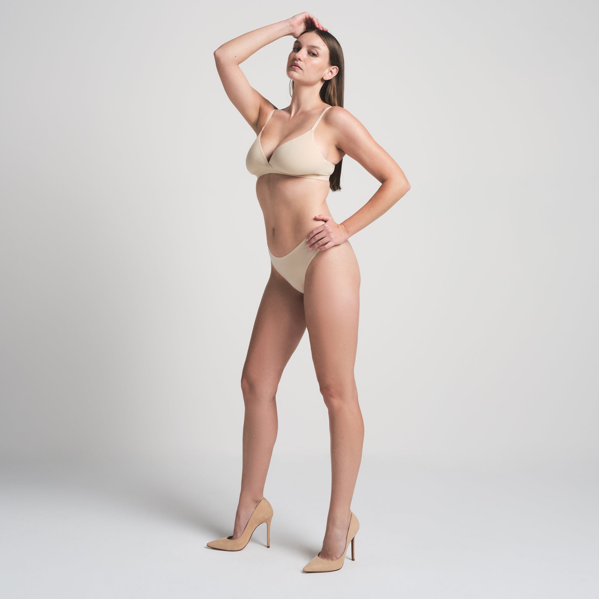 FITS EVERYBODY CROSSOVER BRALETTE | SAND - Image 2