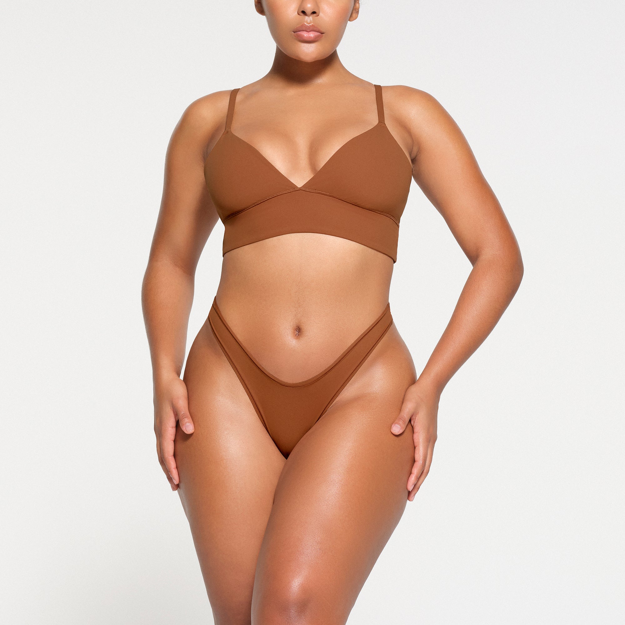 FITS EVERYBODY TRIANGLE LONGLINE BRALETTE | BRONZE