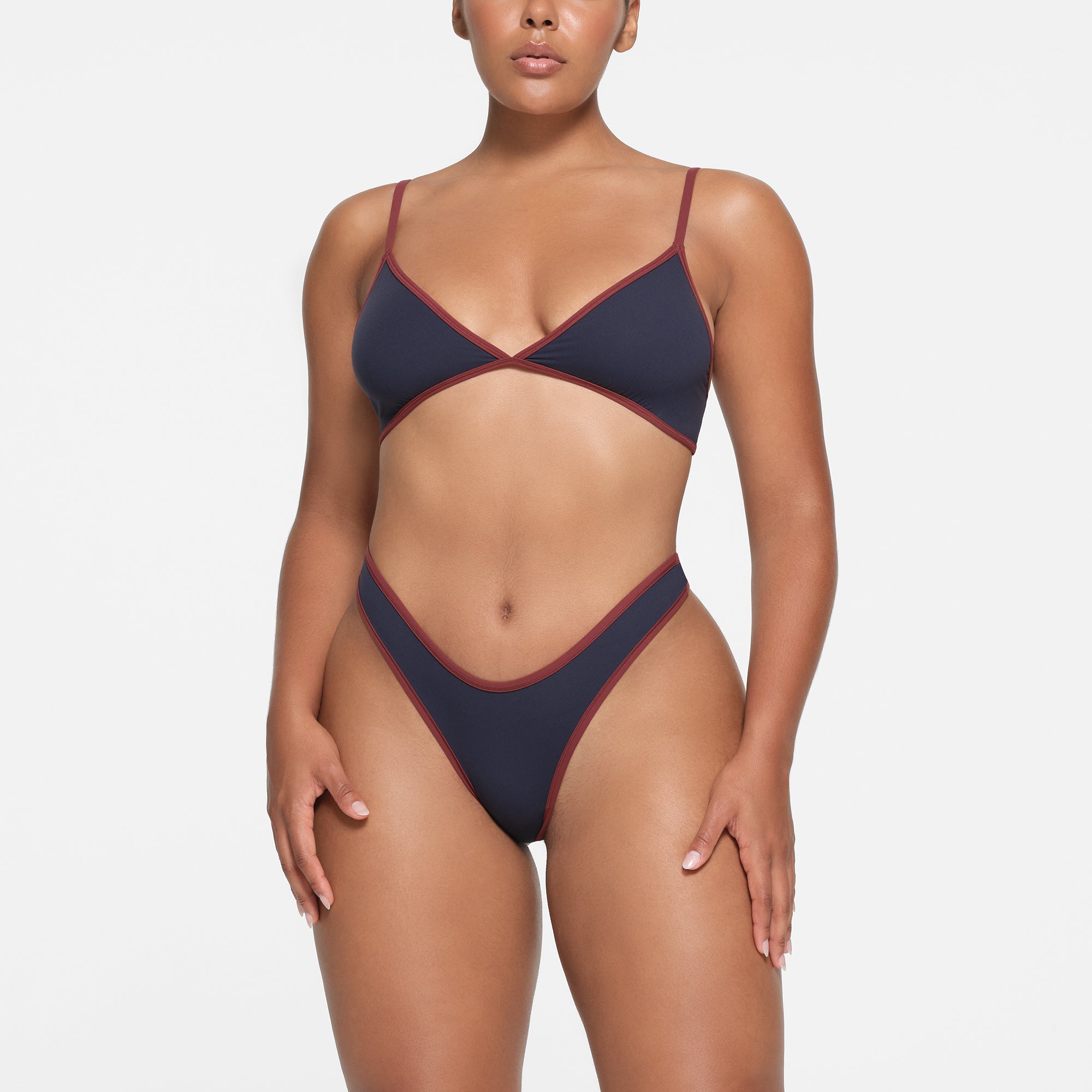 FITS EVERYBODY CONTRAST TRIM TRIANGLE BRALETTE | NAVY