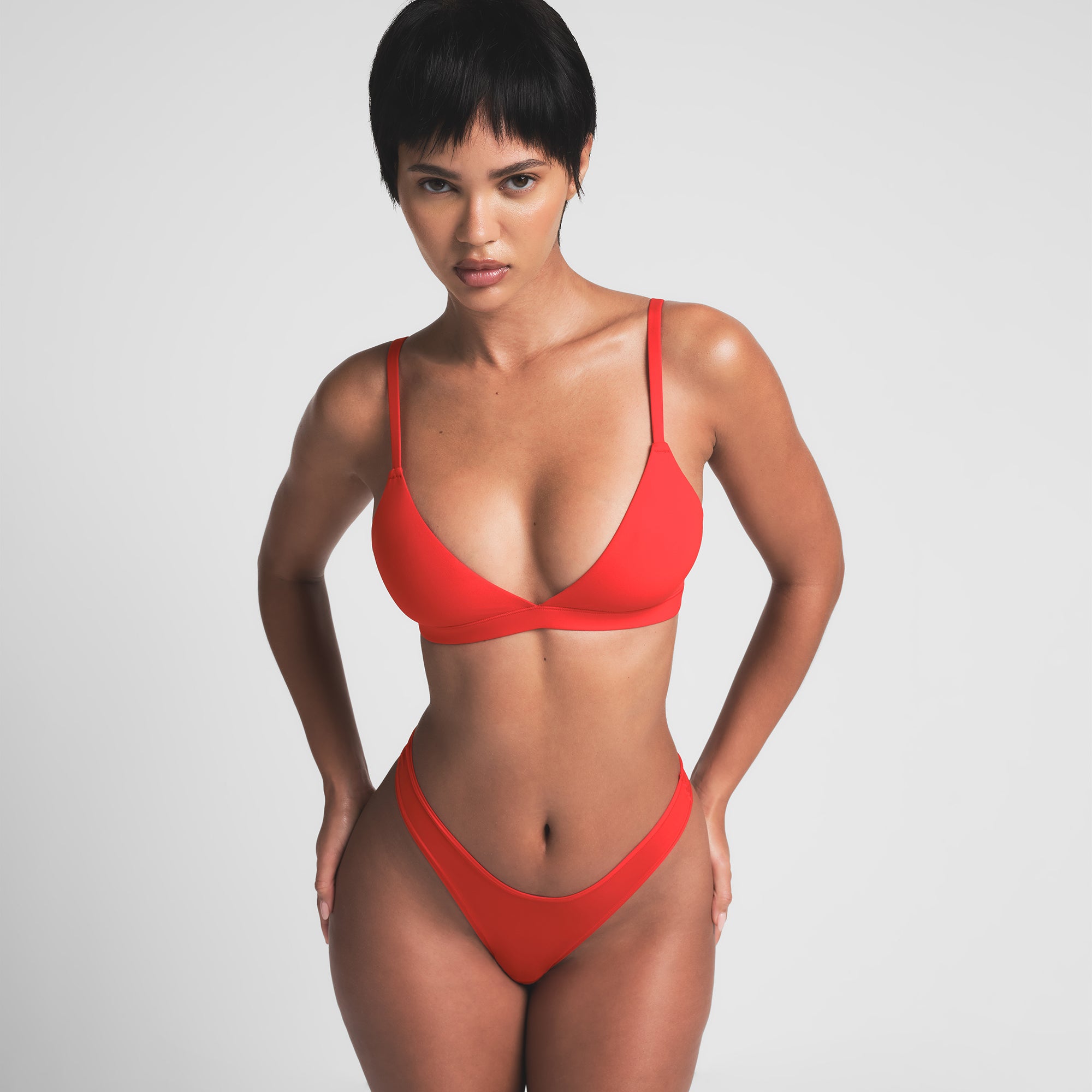 FITS EVERYBODY TRIANGLE BRALETTE | CHERRY - Image 2