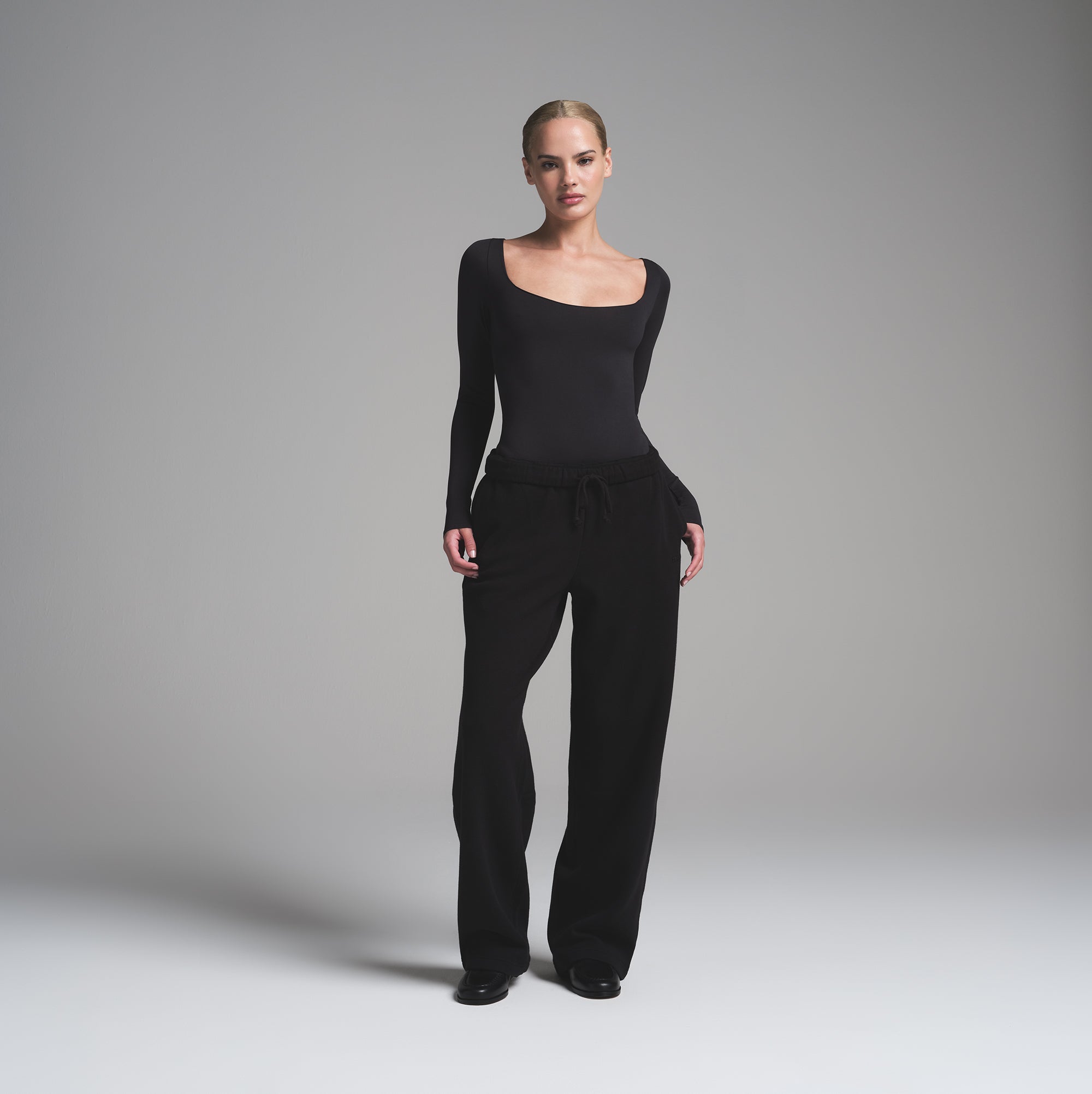 ESSENTIAL LONG SLEEVE SCOOP NECK BODYSUIT | ONYX