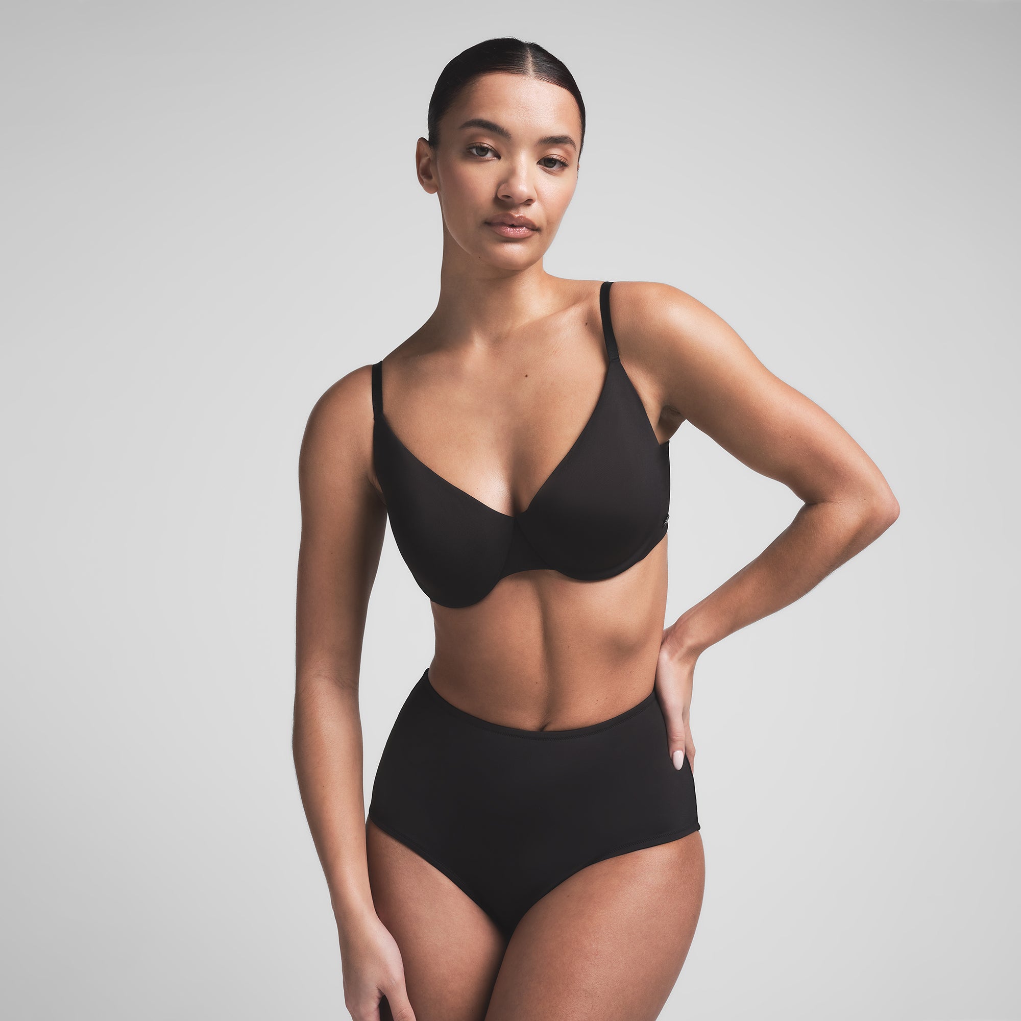SIGNATURE SWIM FULL COVERAGE UNDERWIRE BIKINI TOP | ONYX