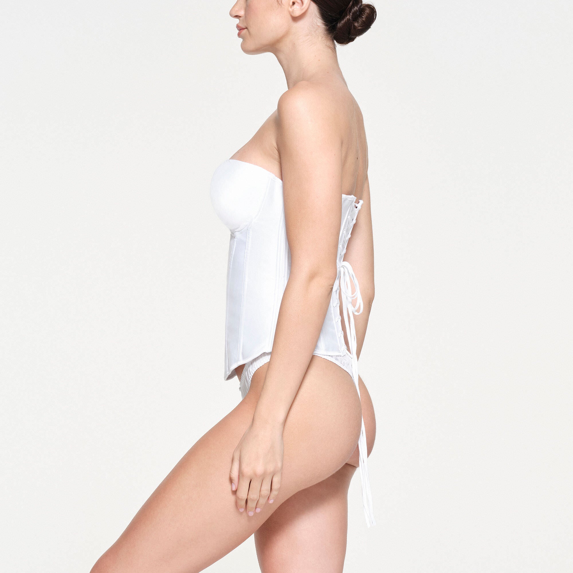 SKIMS ROMANCE SATIN CORSET | SNOW - Image 2