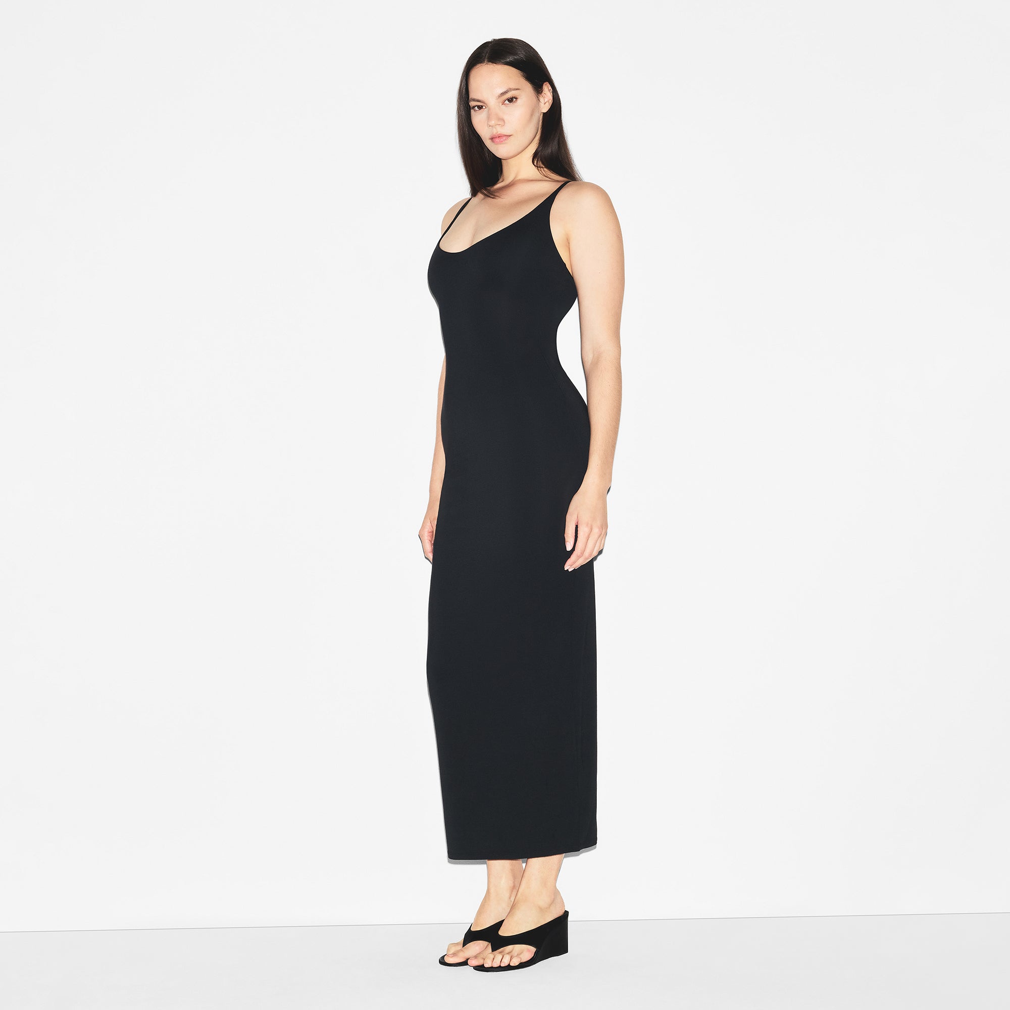 SMOOTH LAYERS SCOOP NECK LONG DRESS | OBSIDIAN - Image 4