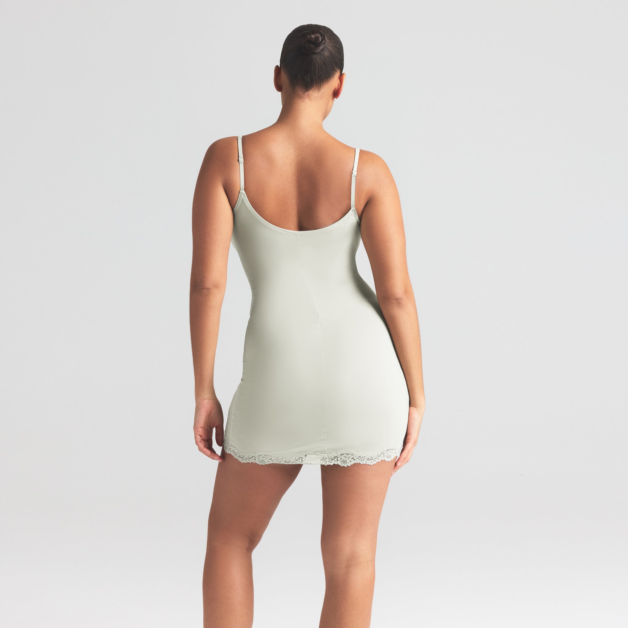 FITS EVERYBODY LACE SLIP DRESS | SPEARMINT - Image 4