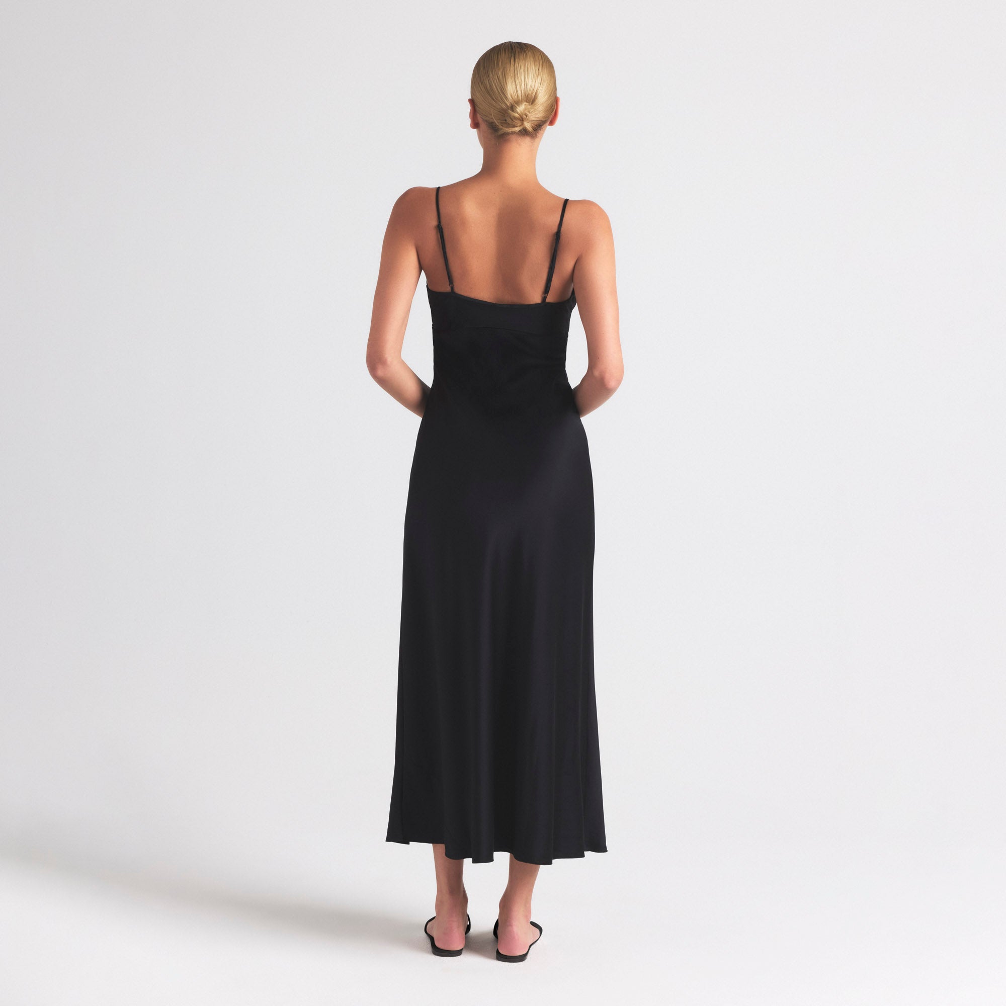 SILK CAMI V NECK LONG SLIP | ONYX - Image 6