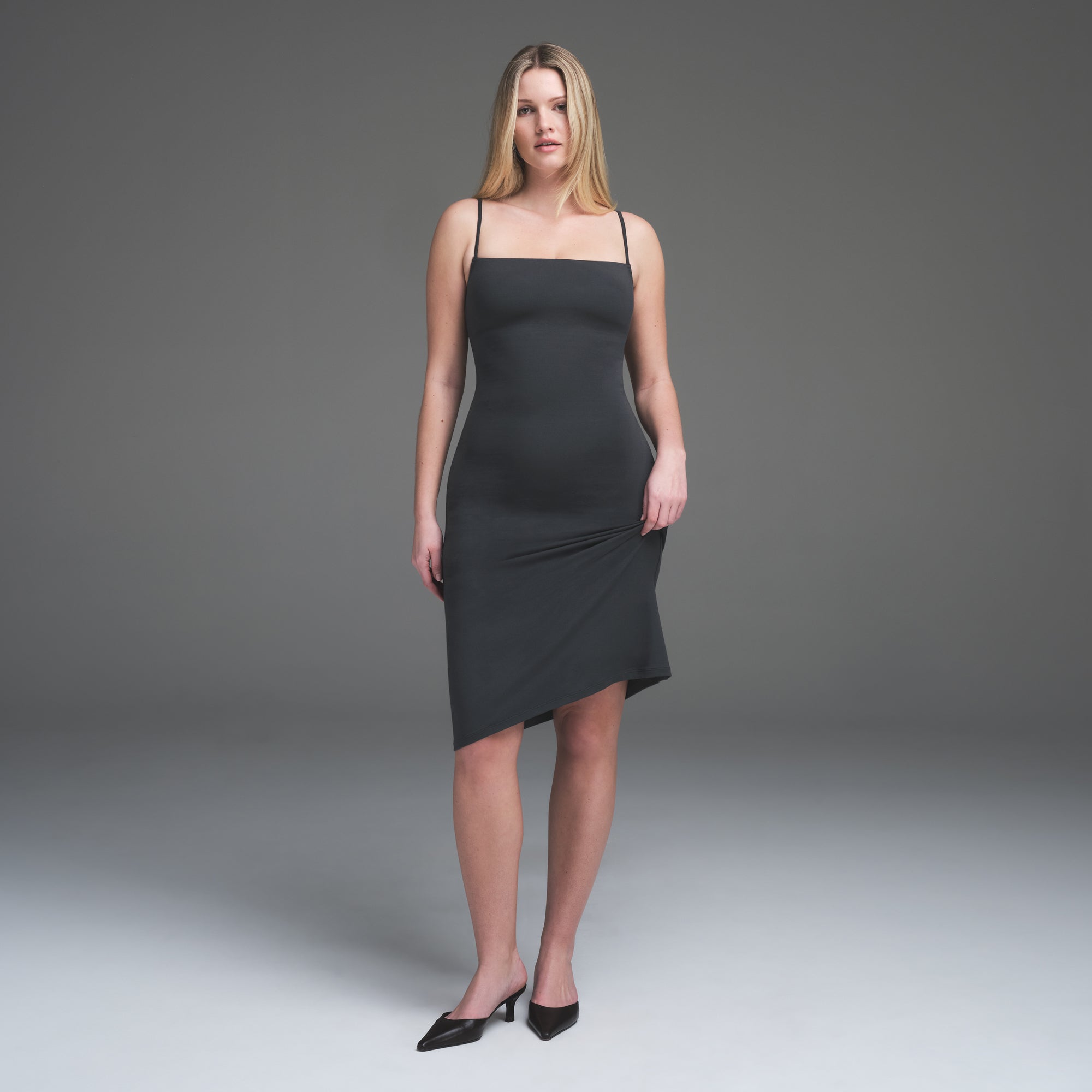 SMOOTH LAYERS MIDI DRESS | GRAPHITE