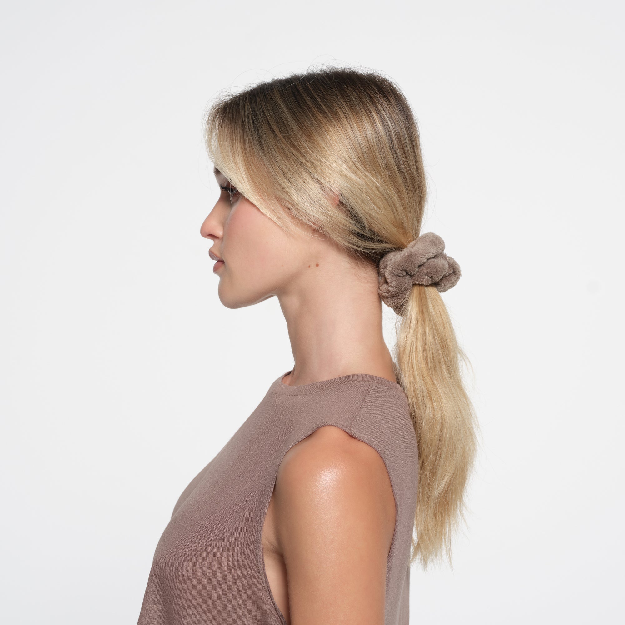 GETTING READY ACCESSORIES MICRO FIBER SCRUNCHIE 2-PACK | TRUFFLE