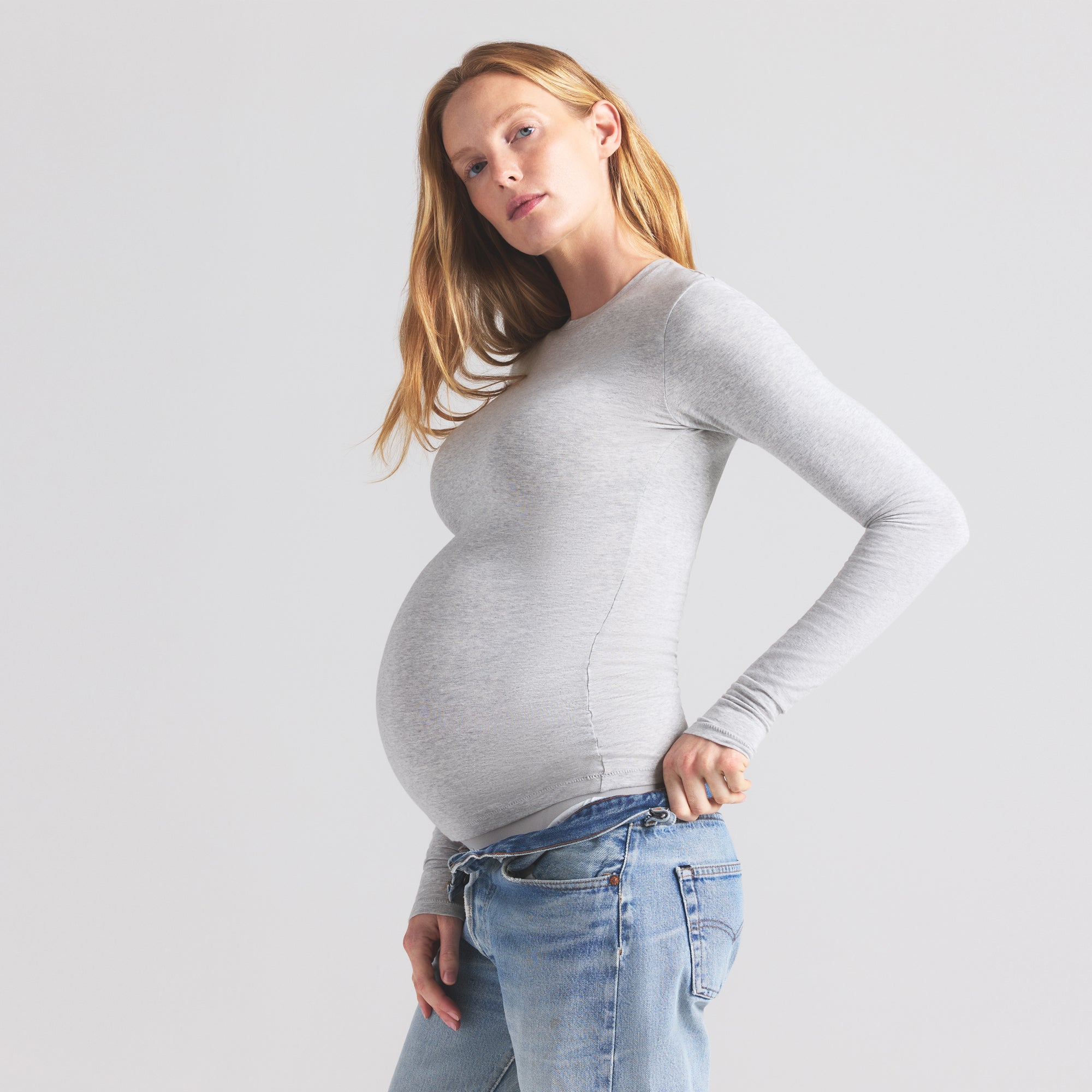 COTTON JERSEY MATERNITY LONG SLEEVE T-SHIRT | LIGHT HEATHER GREY - Image 3