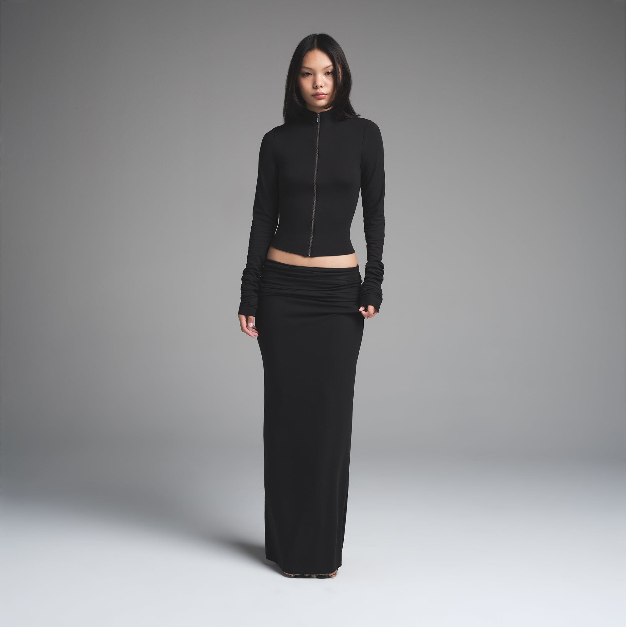 SKIMS CLOUD ZIP UP TOP | ONYX - Image 2