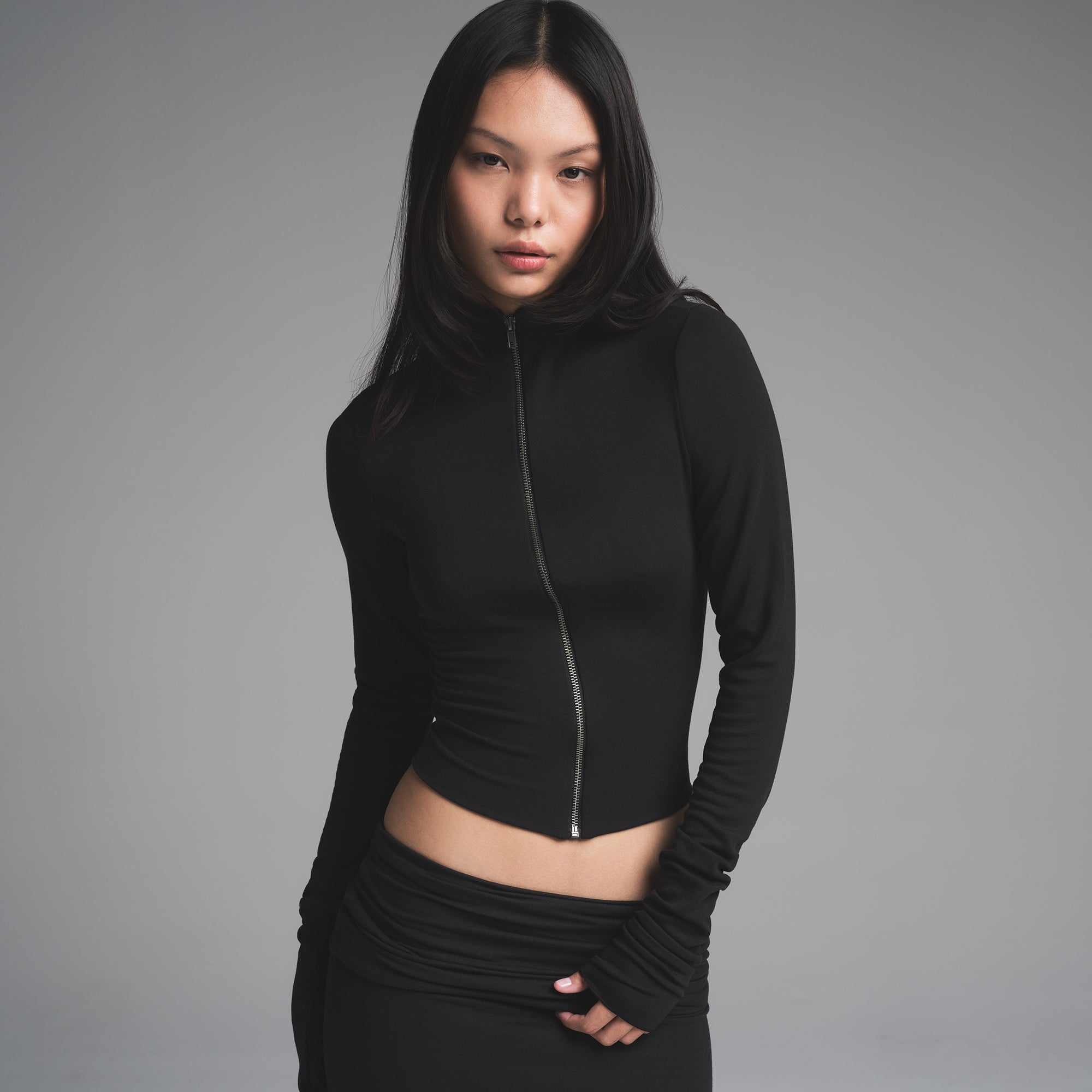 SKIMS CLOUD ZIP UP TOP | ONYX - Image 3