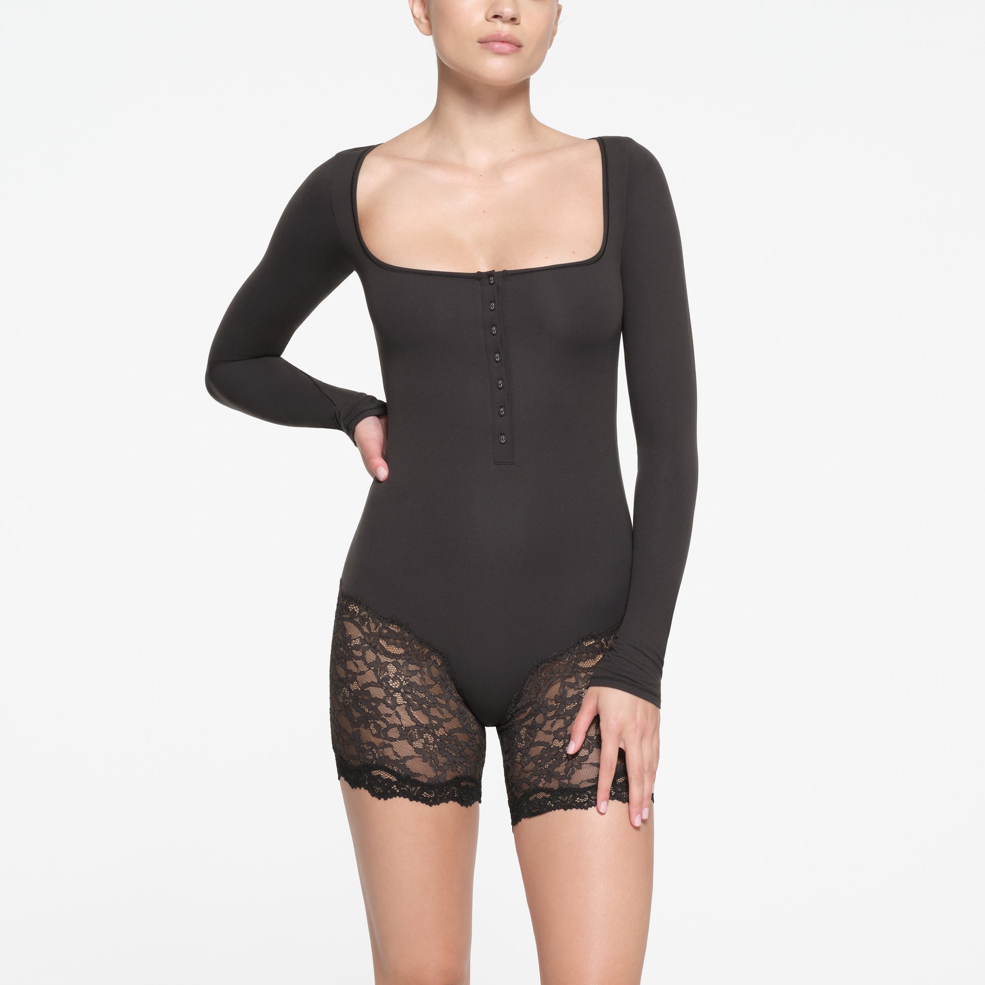 FITS EVERYBODY LACE LONG SLEEVE ONESIE | ONYX